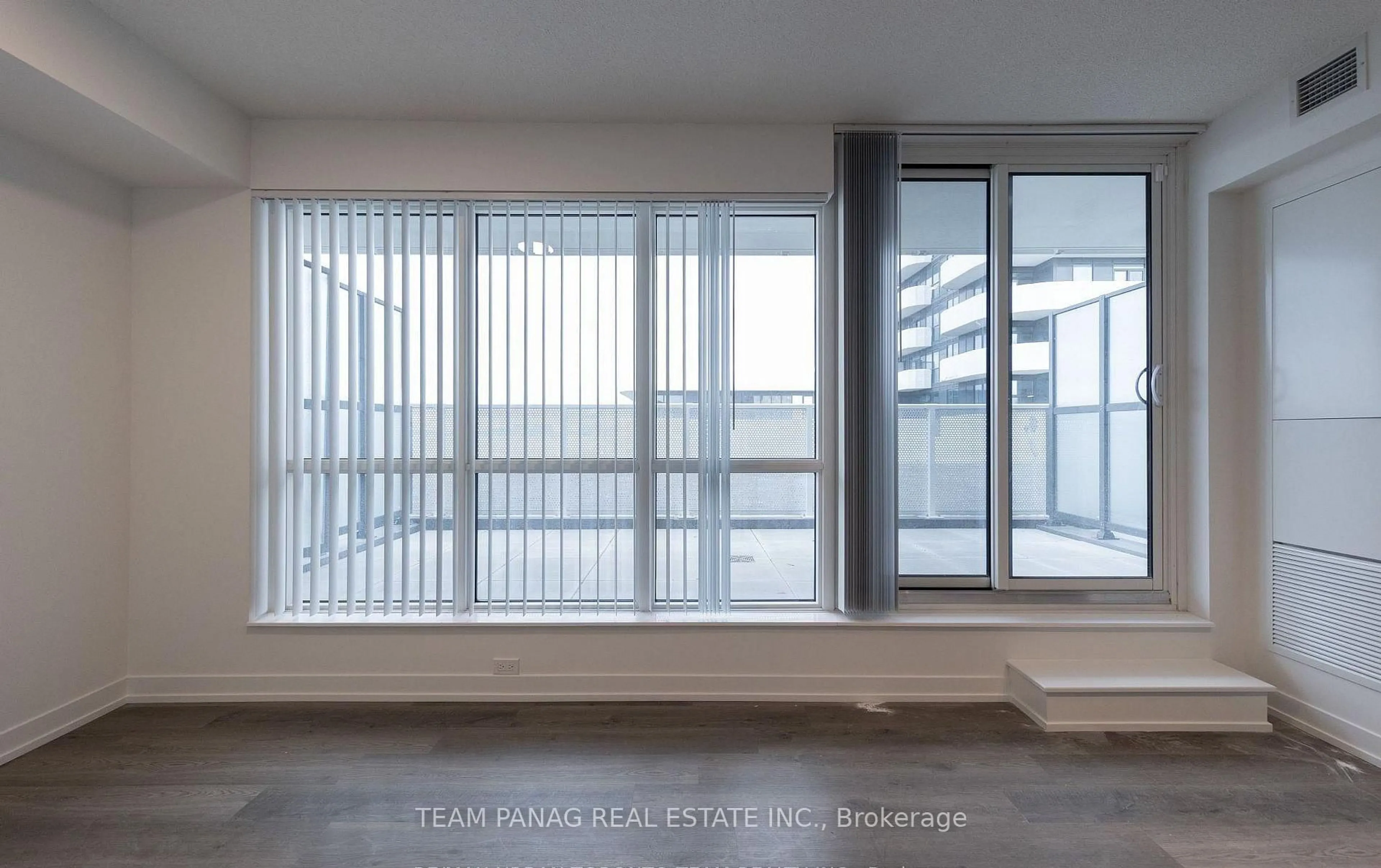 A pic of a room for 195 Commerce St #712, Vaughan Ontario L4K 5Z7