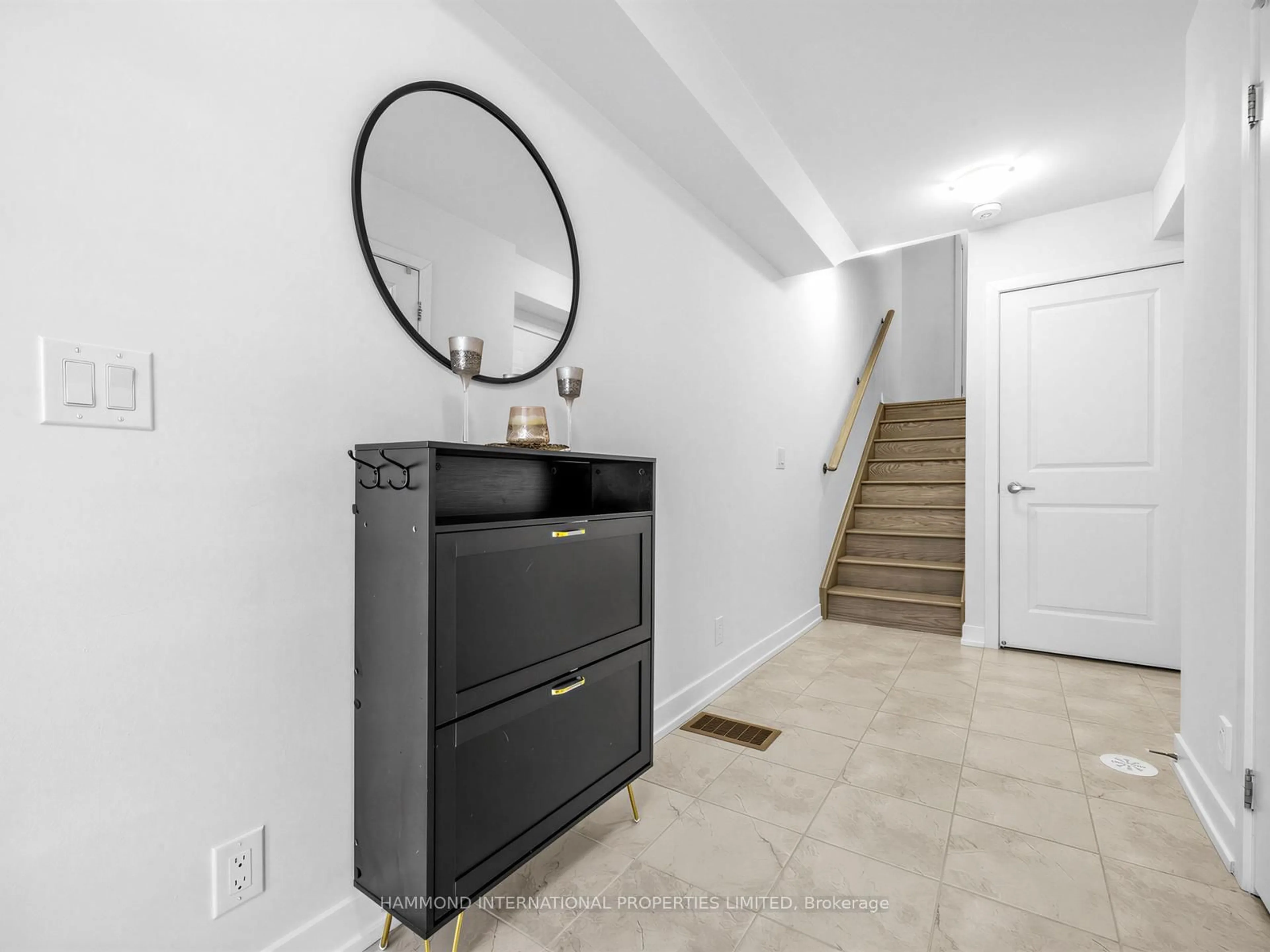 Indoor entryway for 35 Schmidt Lane, Markham Ontario L6C 3L7