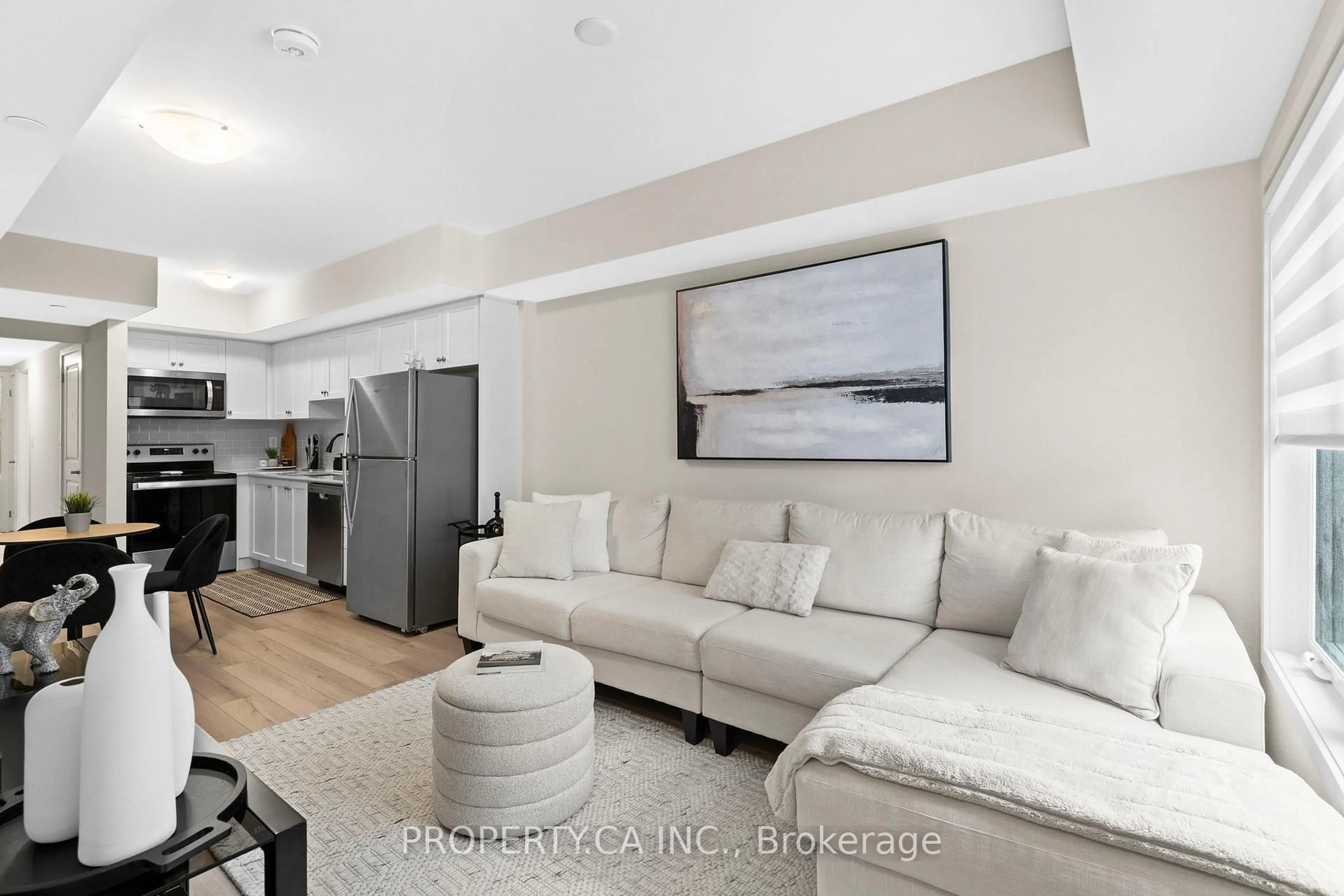 Living room with furniture, unknown for 58 Elizabeth St #2207, Richmond Hill Ontario L4C 5W2