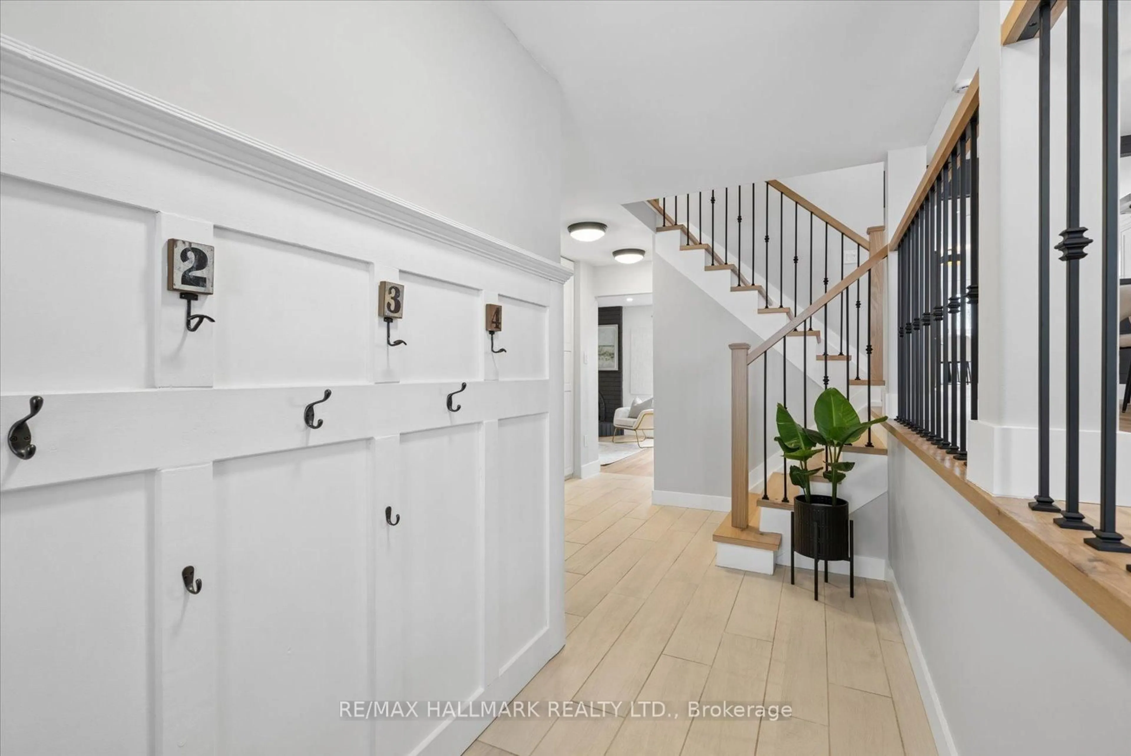 Indoor entryway for 233 Fincham Ave, Markham Ontario L3P 4E4