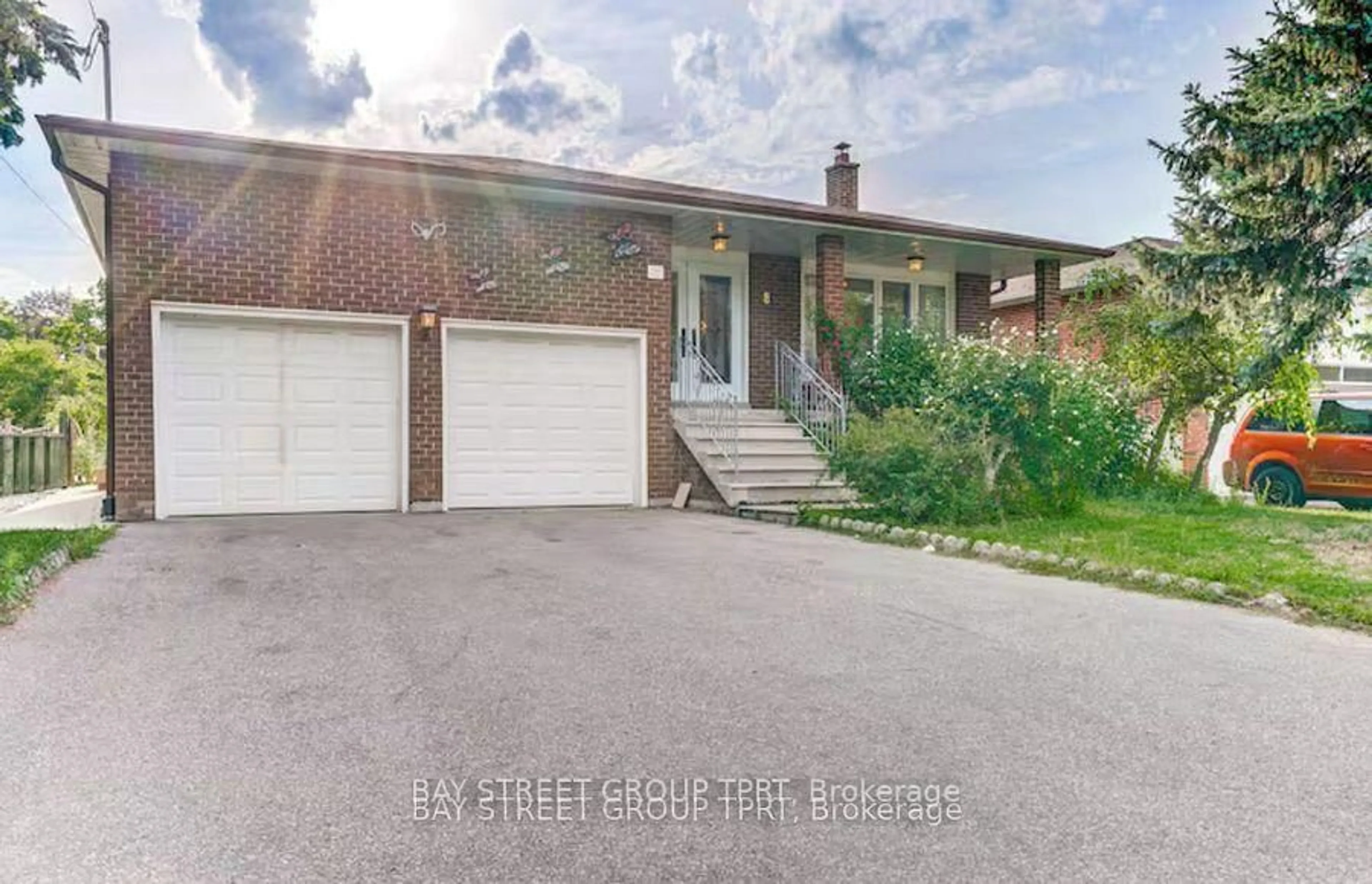 Home with brick exterior material, street for 8 Kersey Cres, Richmond Hill Ontario L4C 3W3
