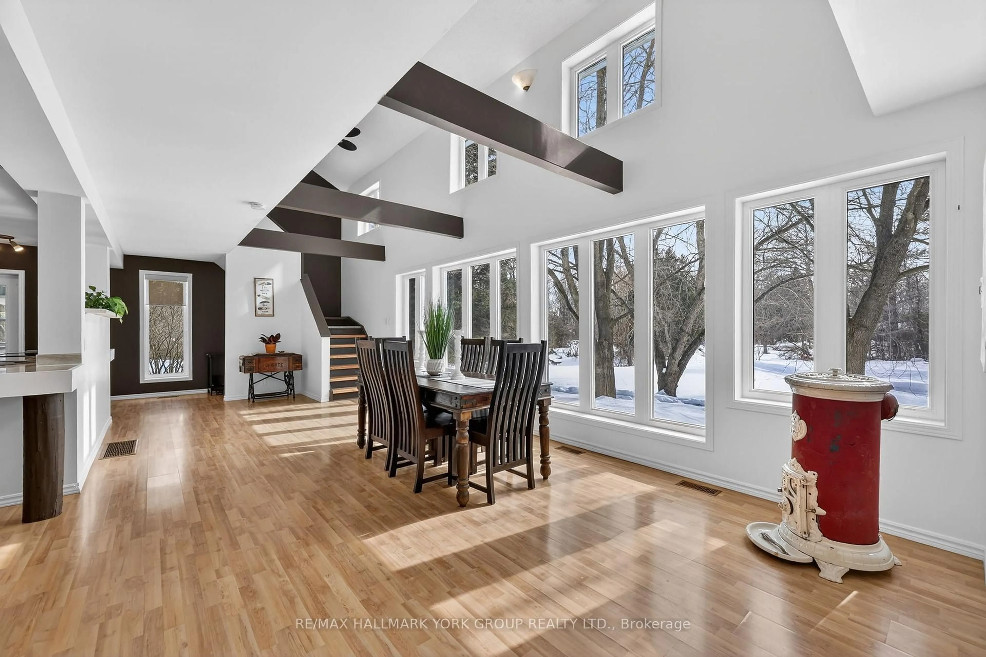 Dining room, wood/laminate floor for 5768 Smith Blvd, Georgina Ontario L0E 1A0
