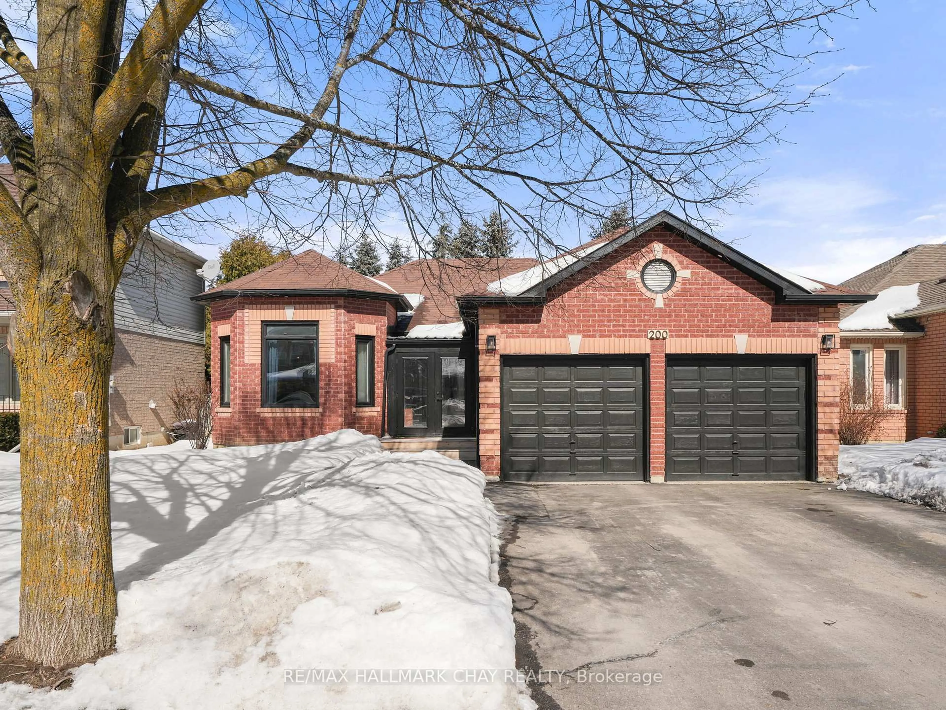 Home with brick exterior material, street for 200 Bowerman Blvd, New Tecumseth Ontario L9R 1N7