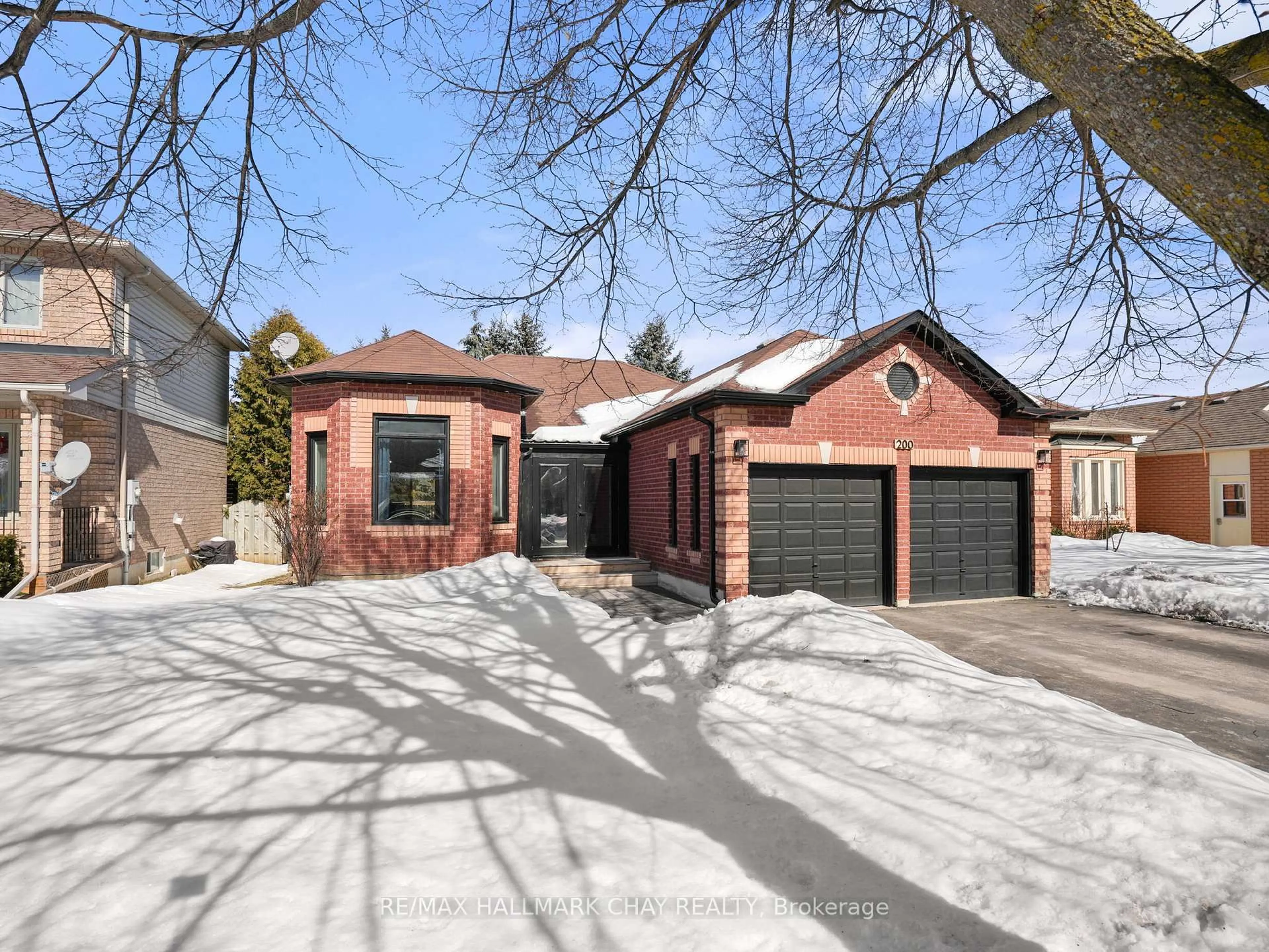 Home with brick exterior material, street for 200 Bowerman Blvd, New Tecumseth Ontario L9R 1N7