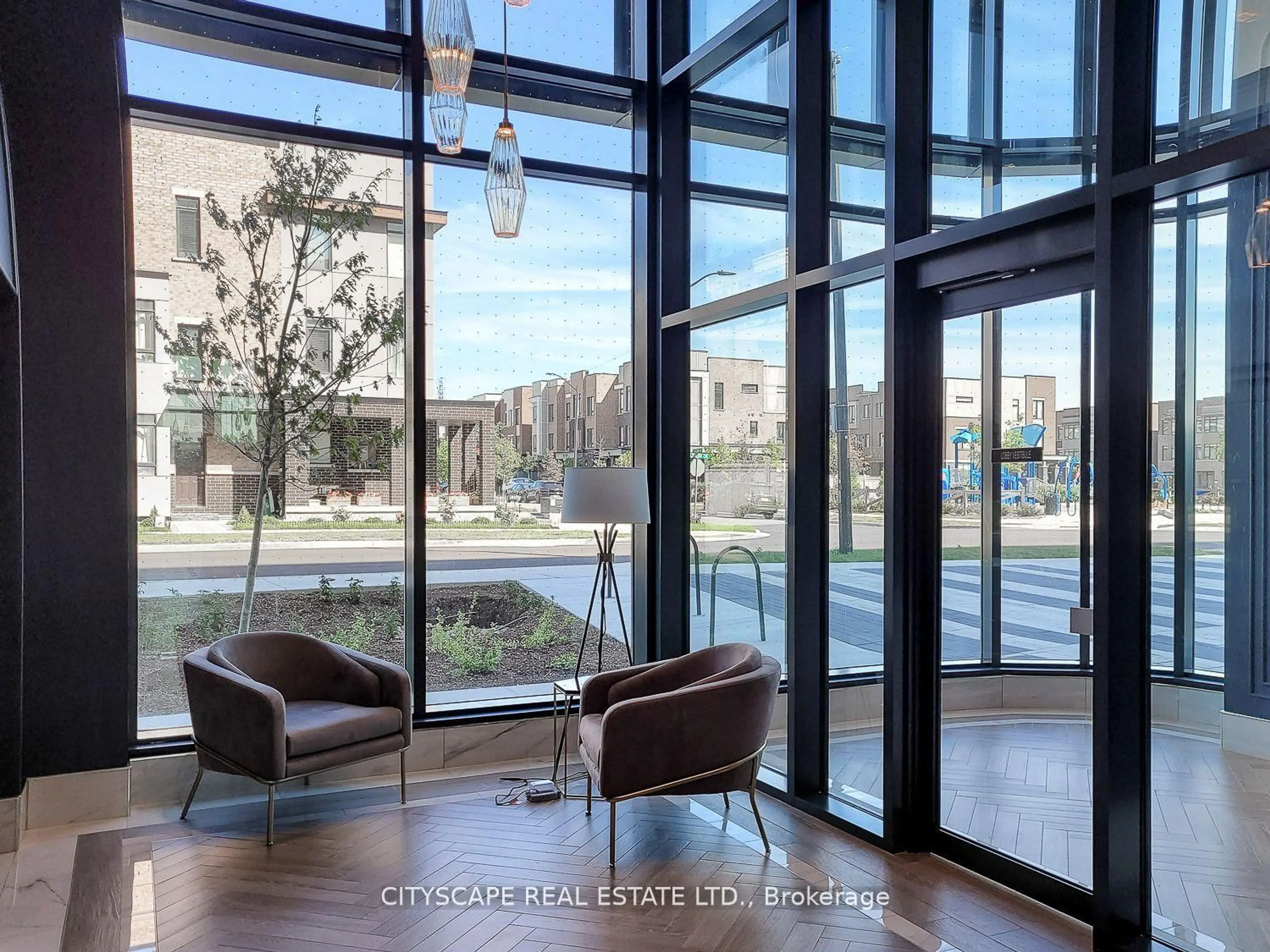 Indoor foyer for 120 Eagle Rock Way #405, Vaughan Ontario L6A 5C2