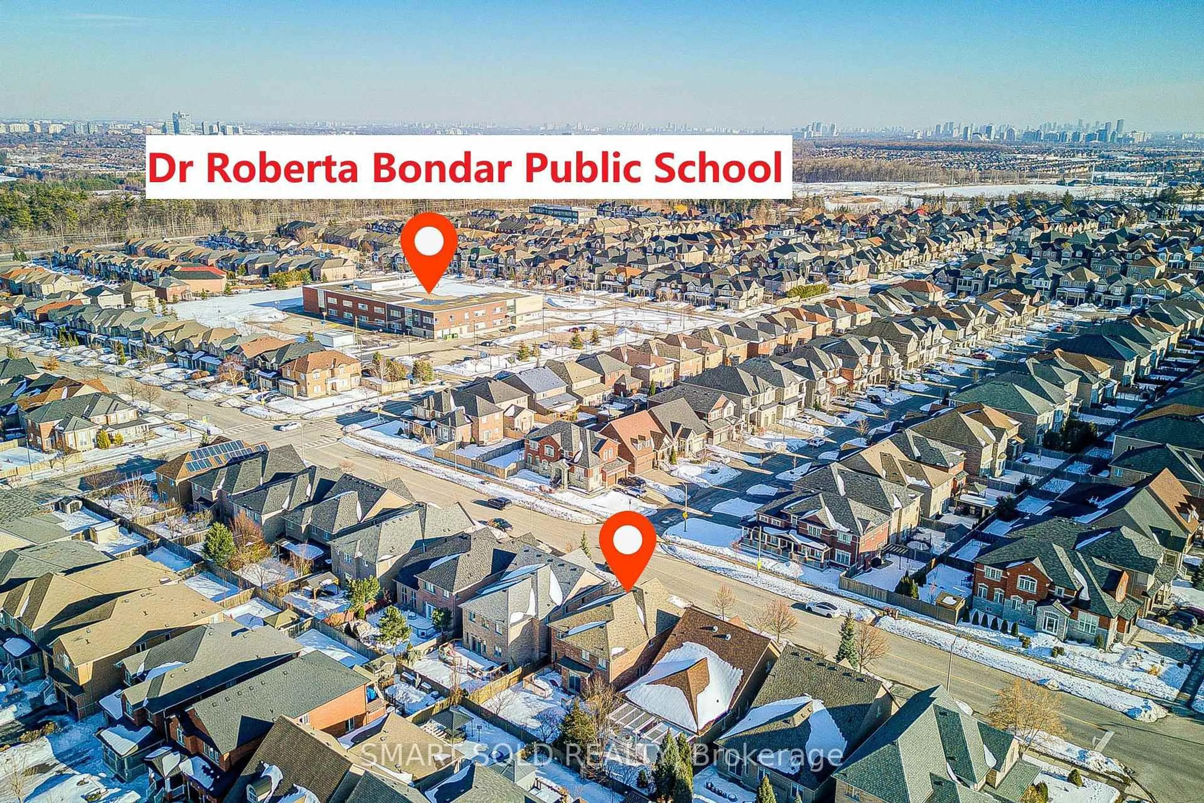 A pic from outside/outdoor area/front of a property/back of a property/a pic from drone, street for 170 Ivy Glen Dr, Vaughan Ontario L6A 0P1