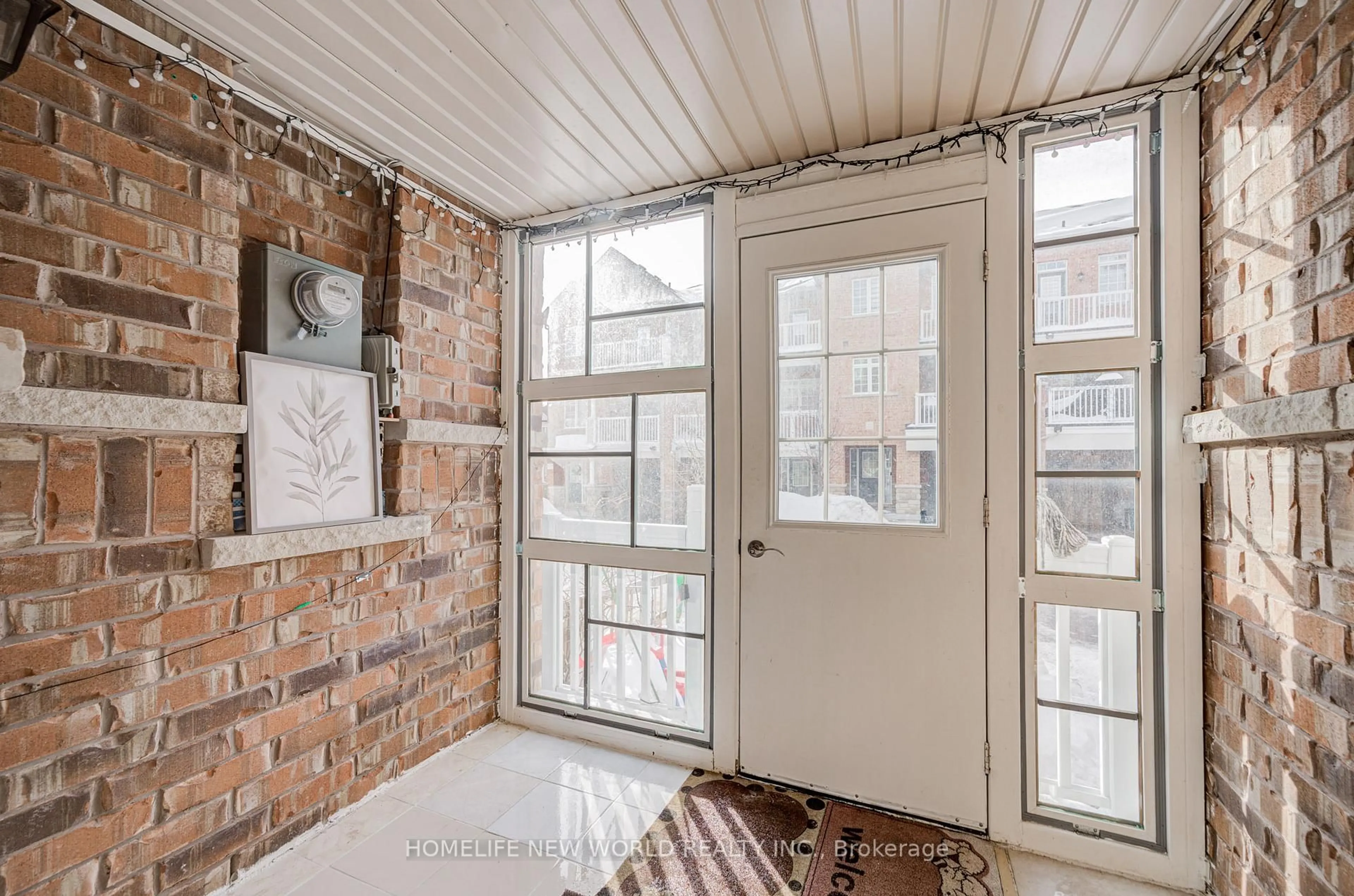 Indoor entryway for 25 Spiv Grove Way, Markham Ontario L6E 0T6