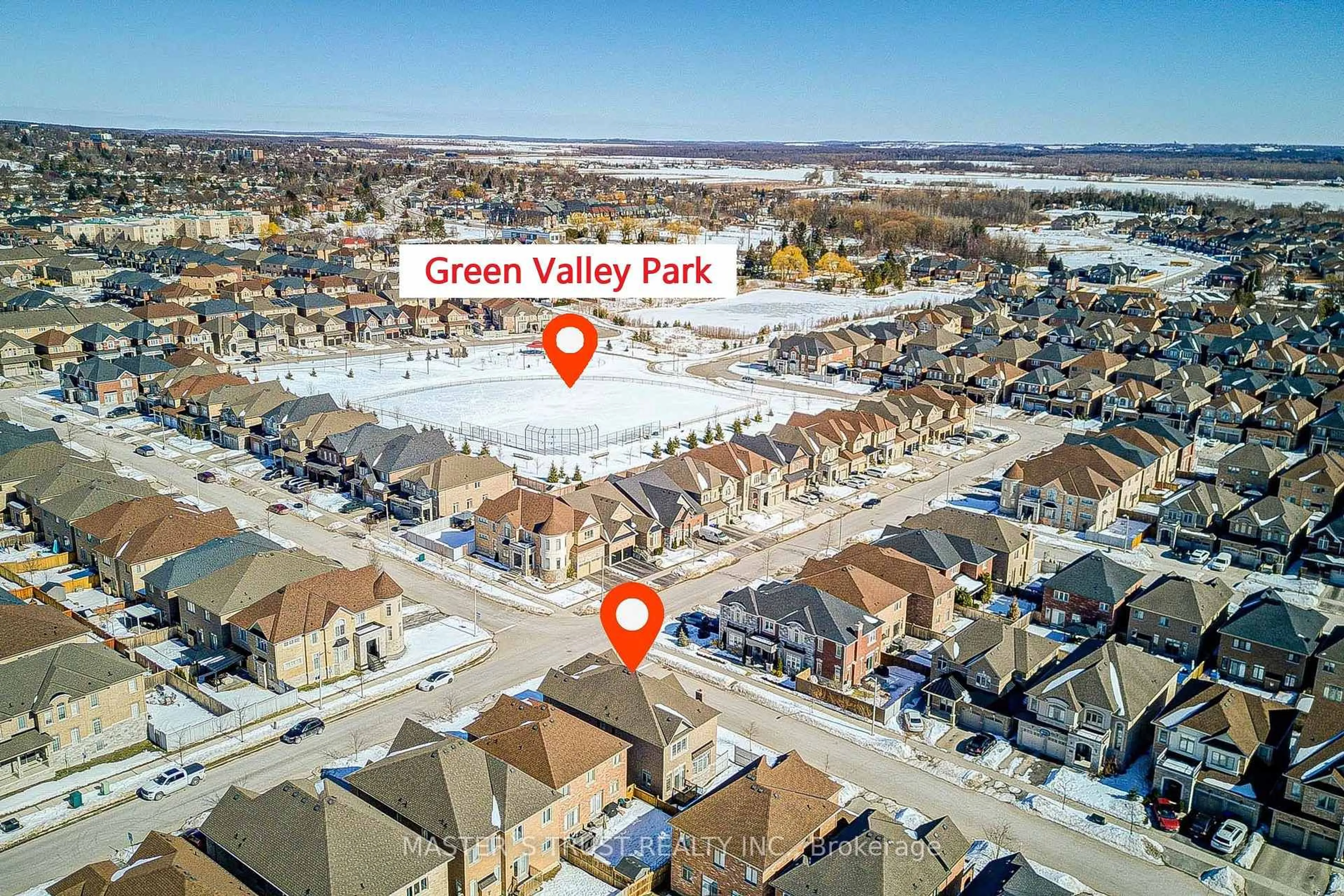 A pic from outside/outdoor area/front of a property/back of a property/a pic from drone, street for 57 Tupling St, Bradford West Gwillimbury Ontario L3Z 0W8