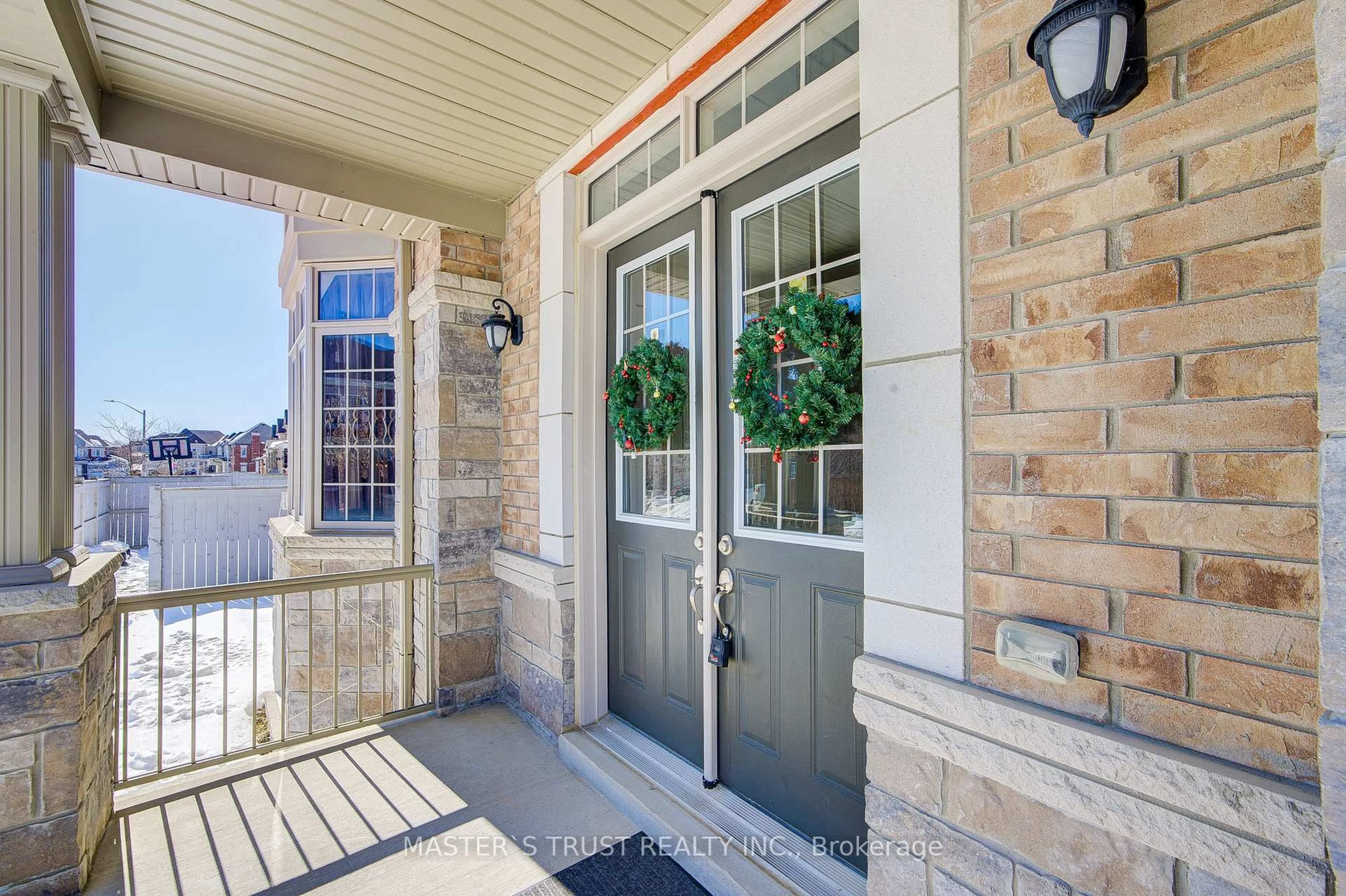 Indoor entryway for 57 Tupling St, Bradford West Gwillimbury Ontario L3Z 0W8