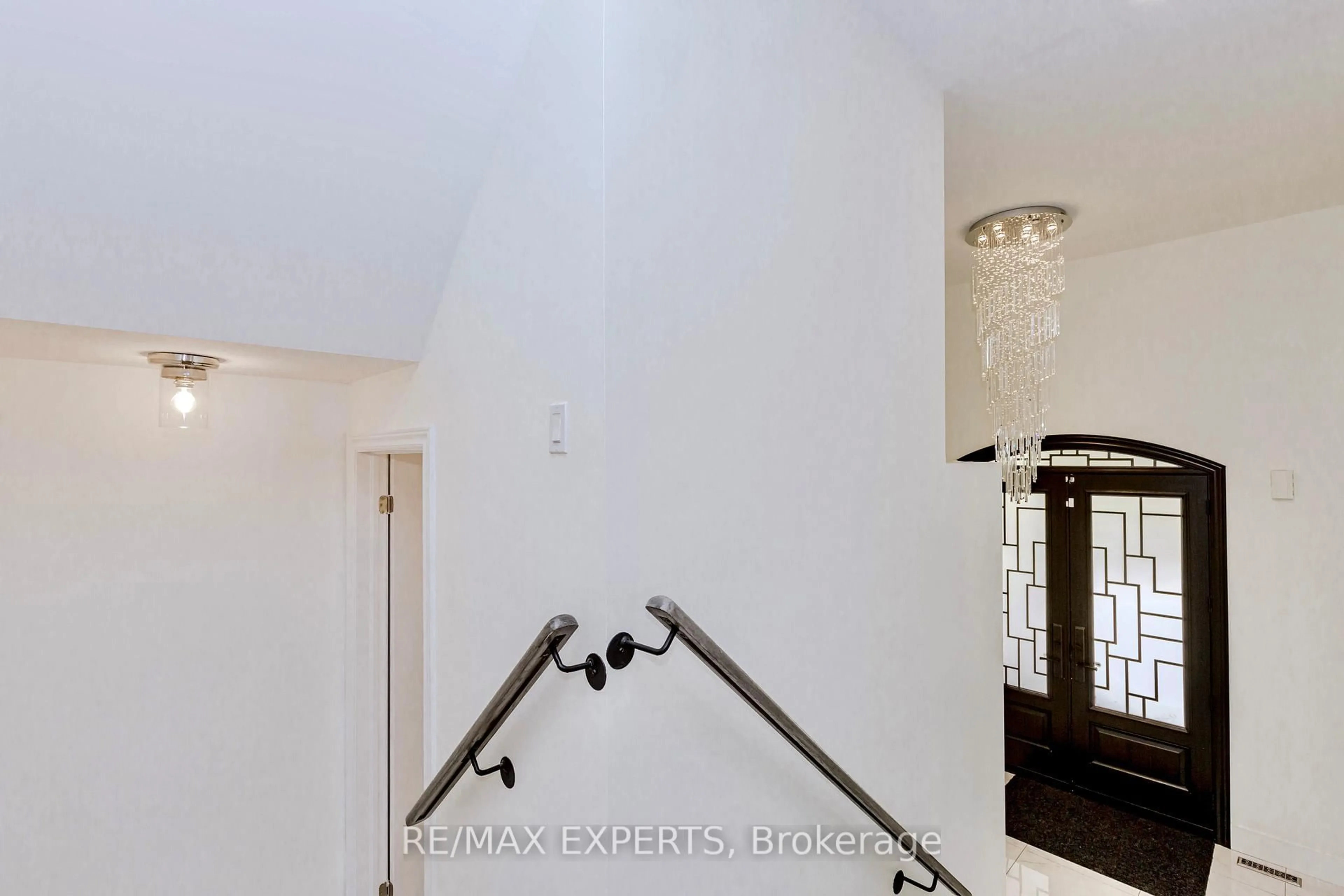 Indoor foyer for 193 Fairlane Cres, Vaughan Ontario L4H 2H1