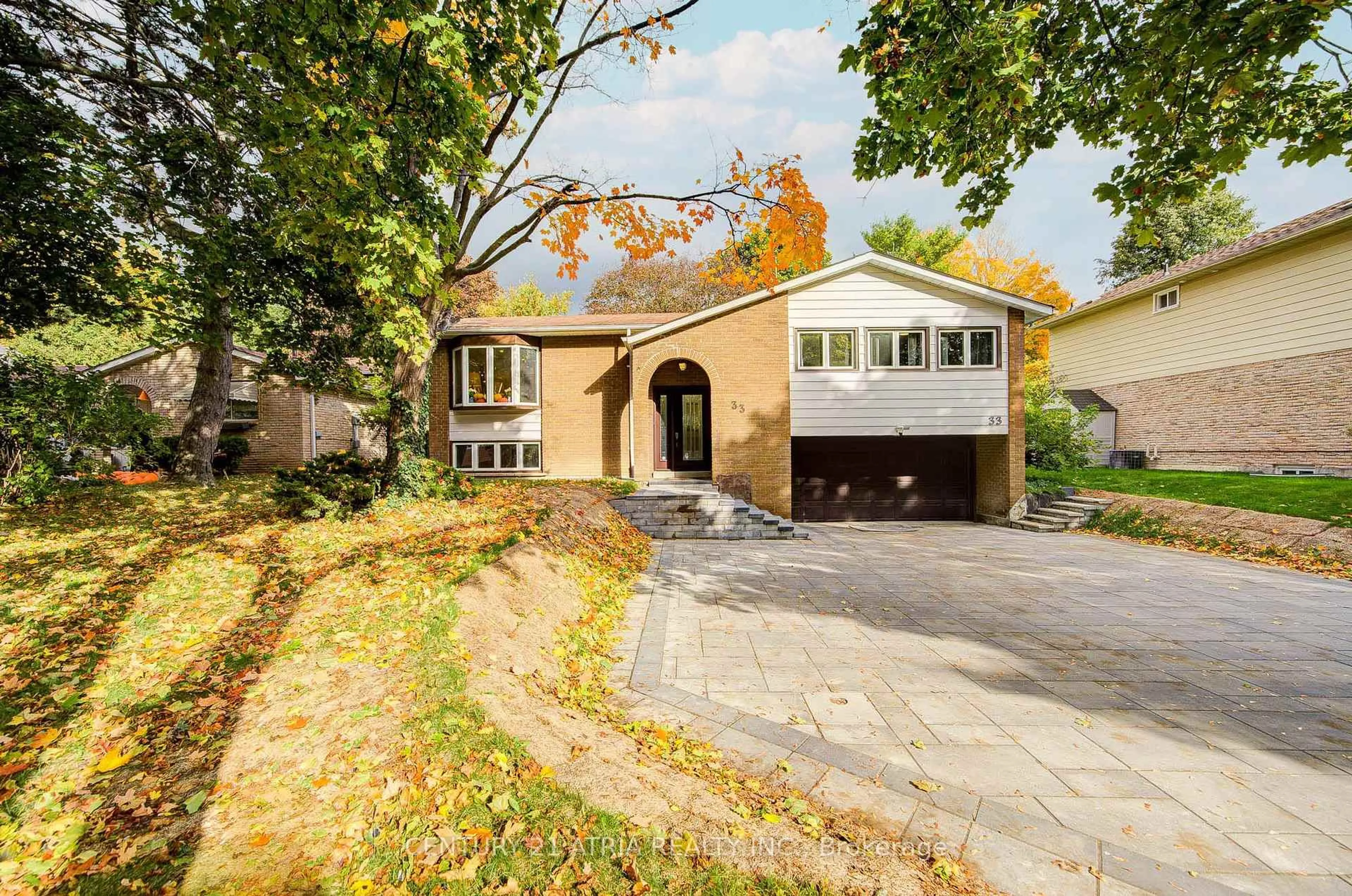Home with brick exterior material, street for 33 Sir Brandiles Pl, Markham Ontario L3P 2Z4