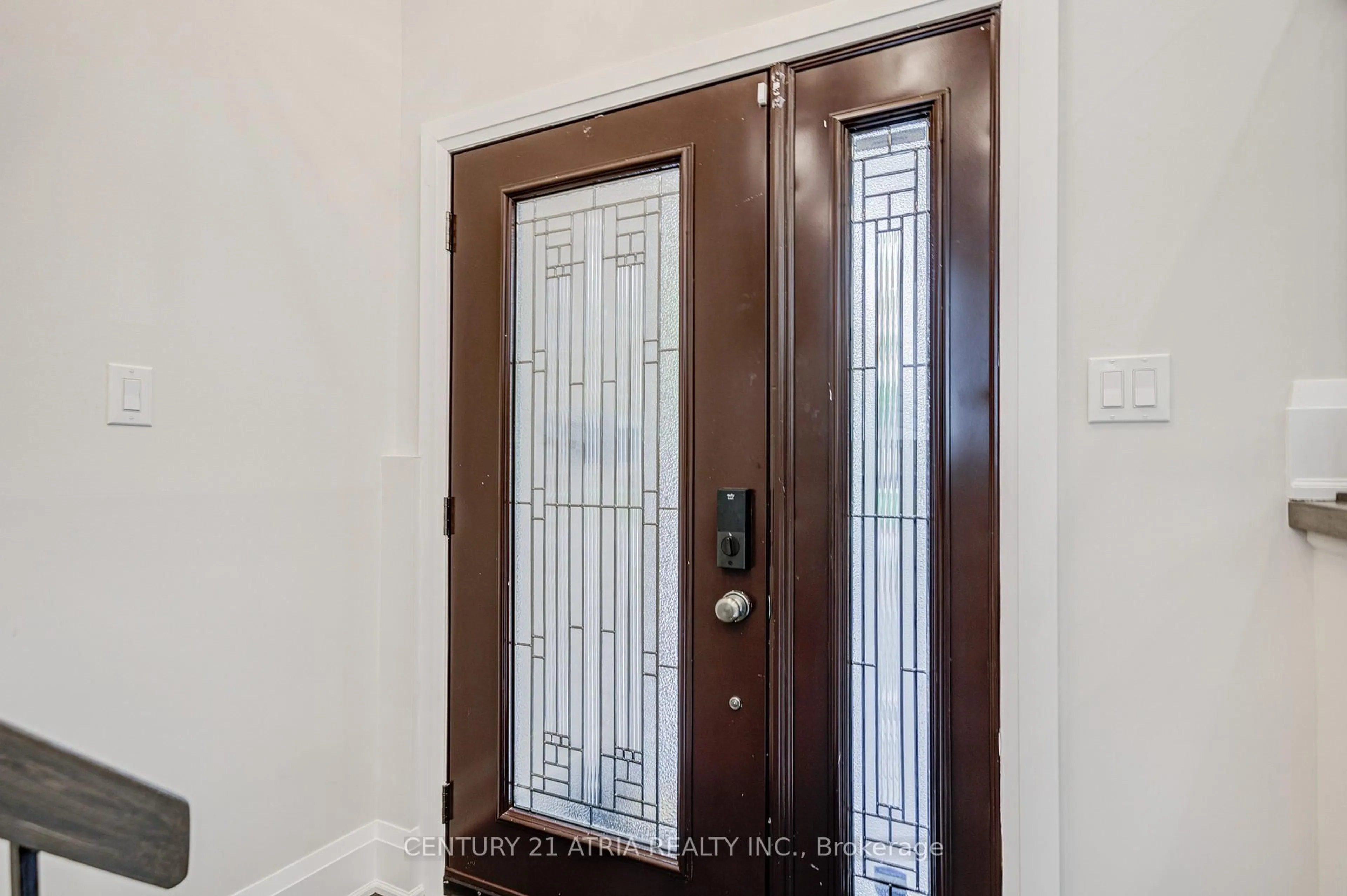 Indoor entryway for 33 Sir Brandiles Pl, Markham Ontario L3P 2Z4