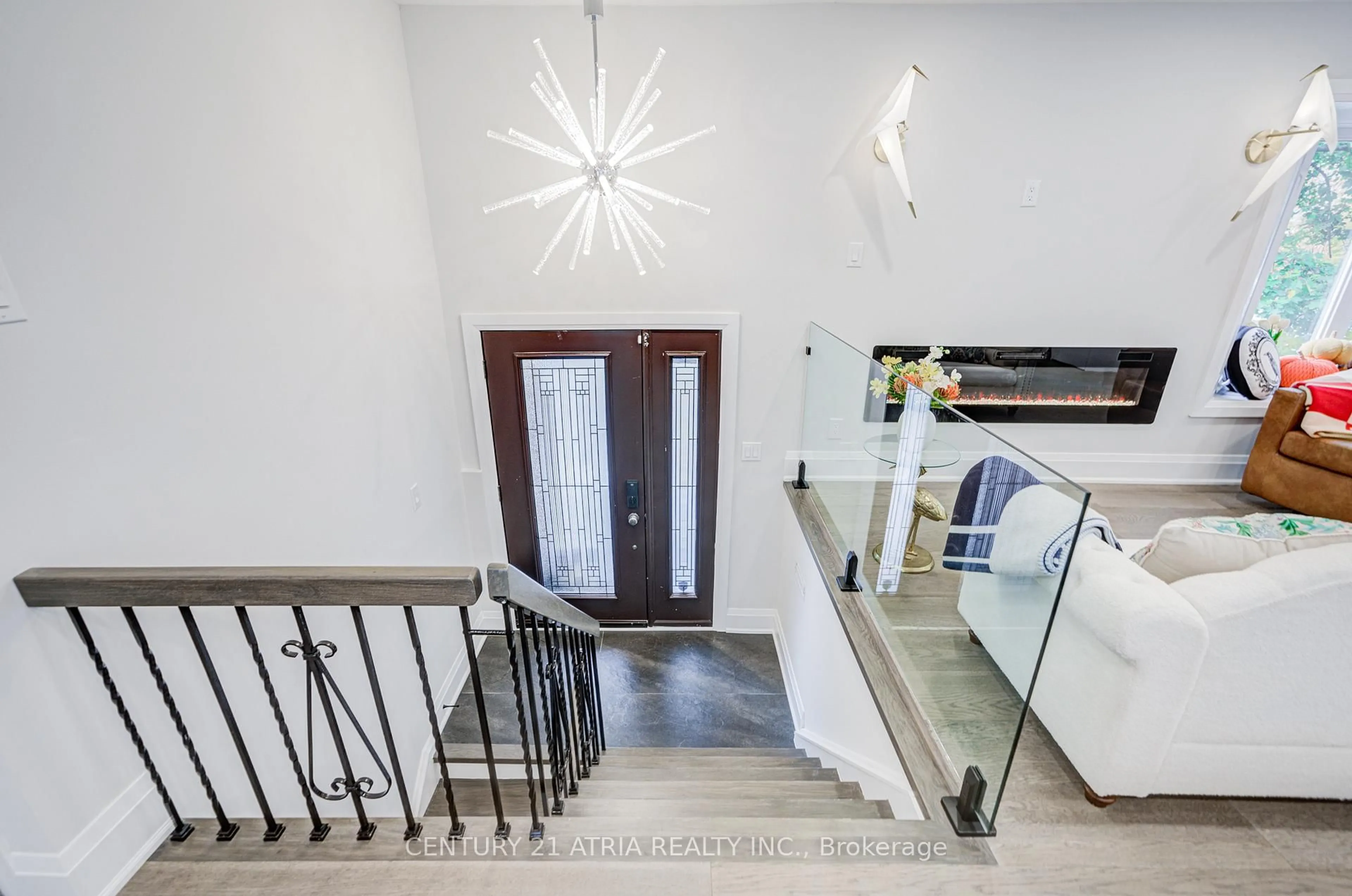 Unknown for 33 Sir Brandiles Pl, Markham Ontario L3P 2Z4