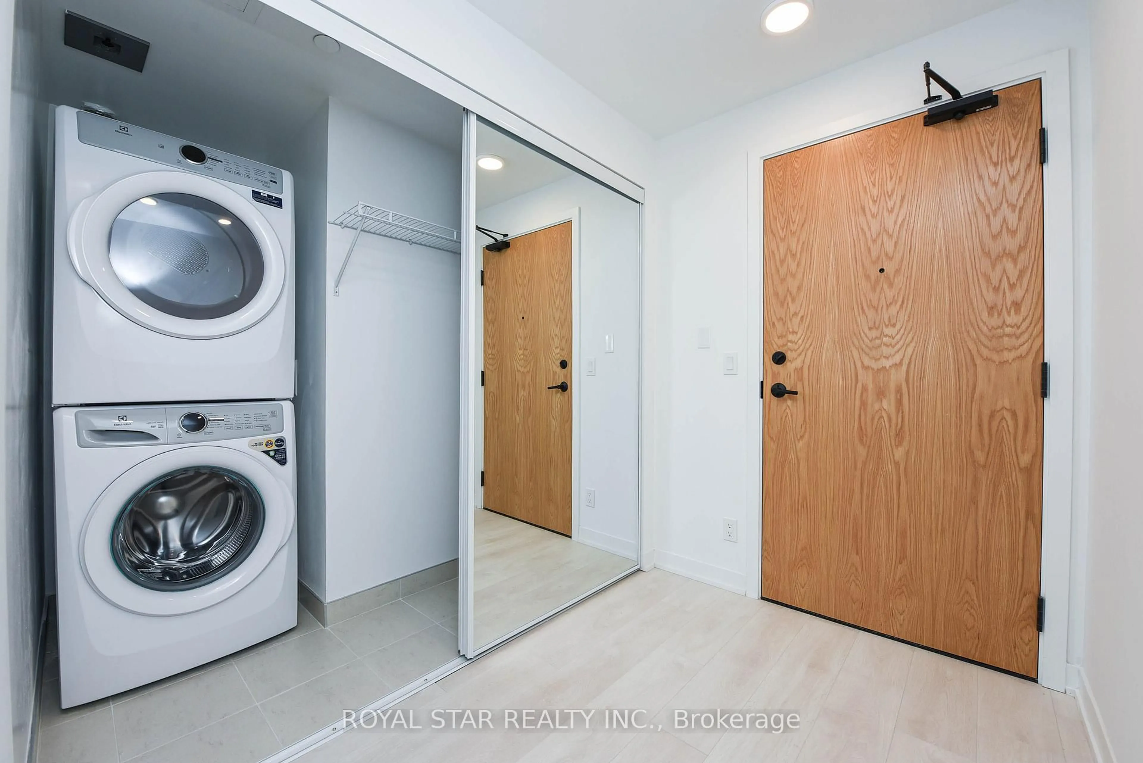 Laundry room for 7950 Bathurst St #1502, Vaughan Ontario L4J 0L4