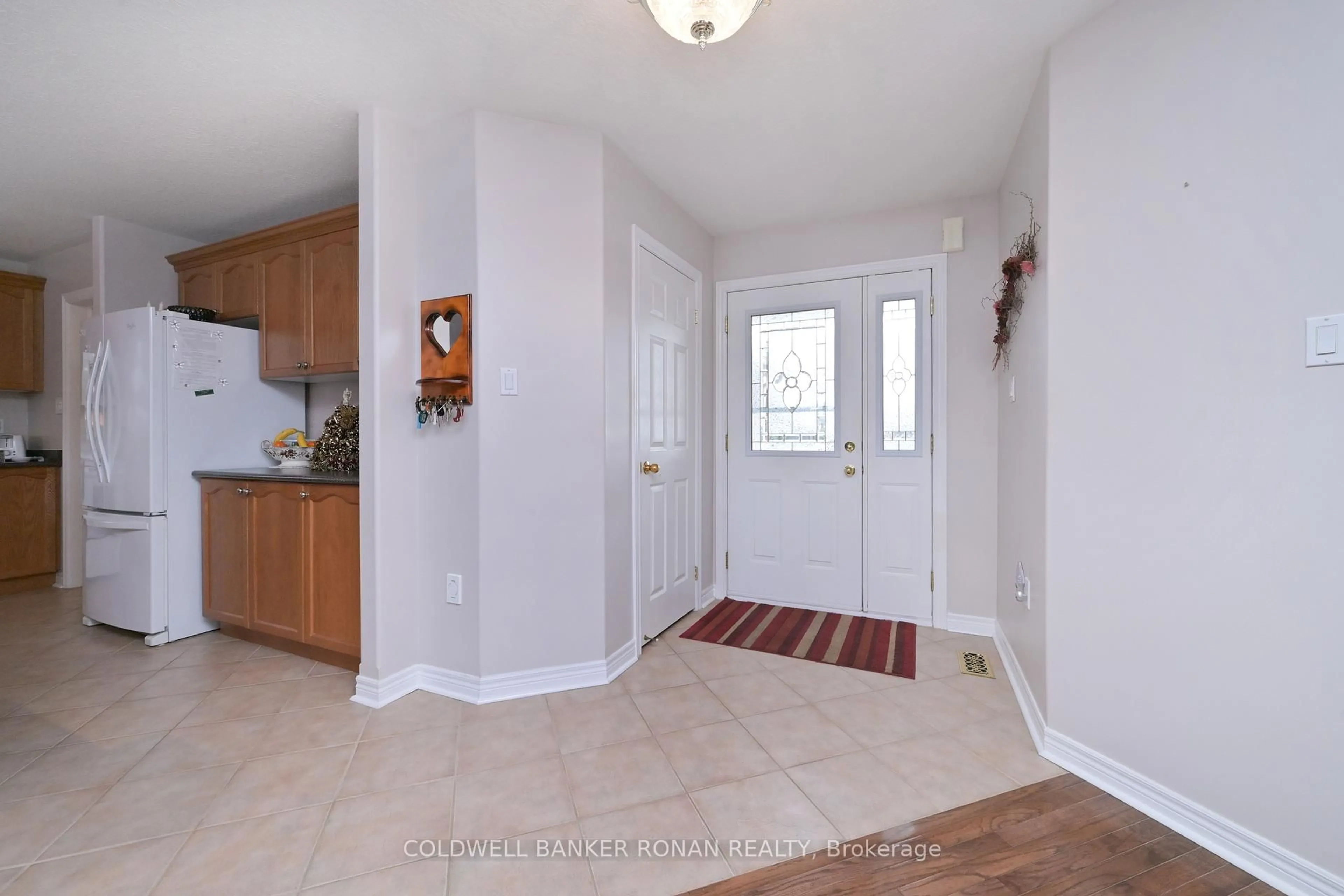 Indoor entryway for 30 Lynch Lane, Adjala-Tosorontio Ontario L0M 1J0