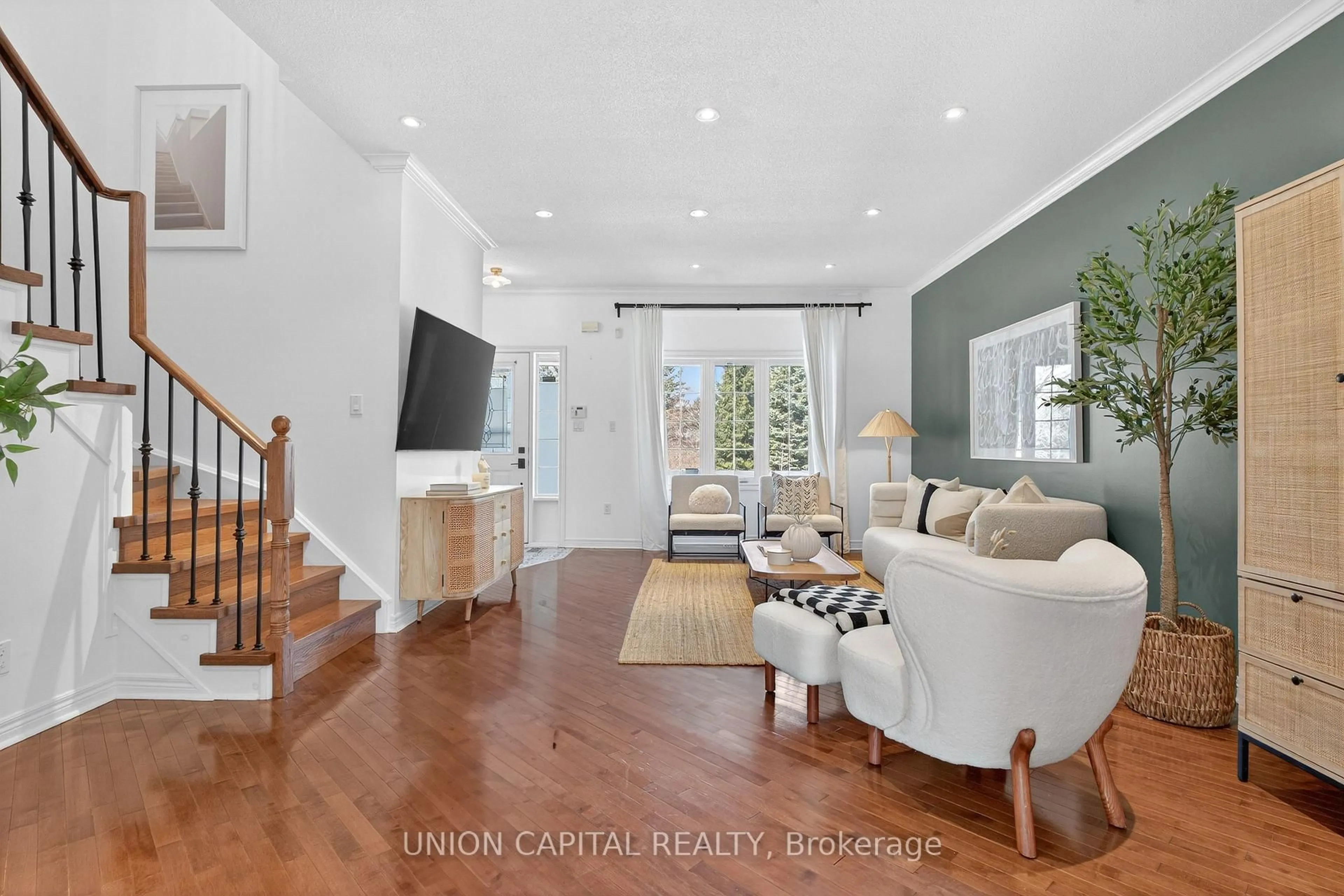 Living room with furniture, unknown for 555 South Unionville Ave, Markham Ontario L3R 5G8