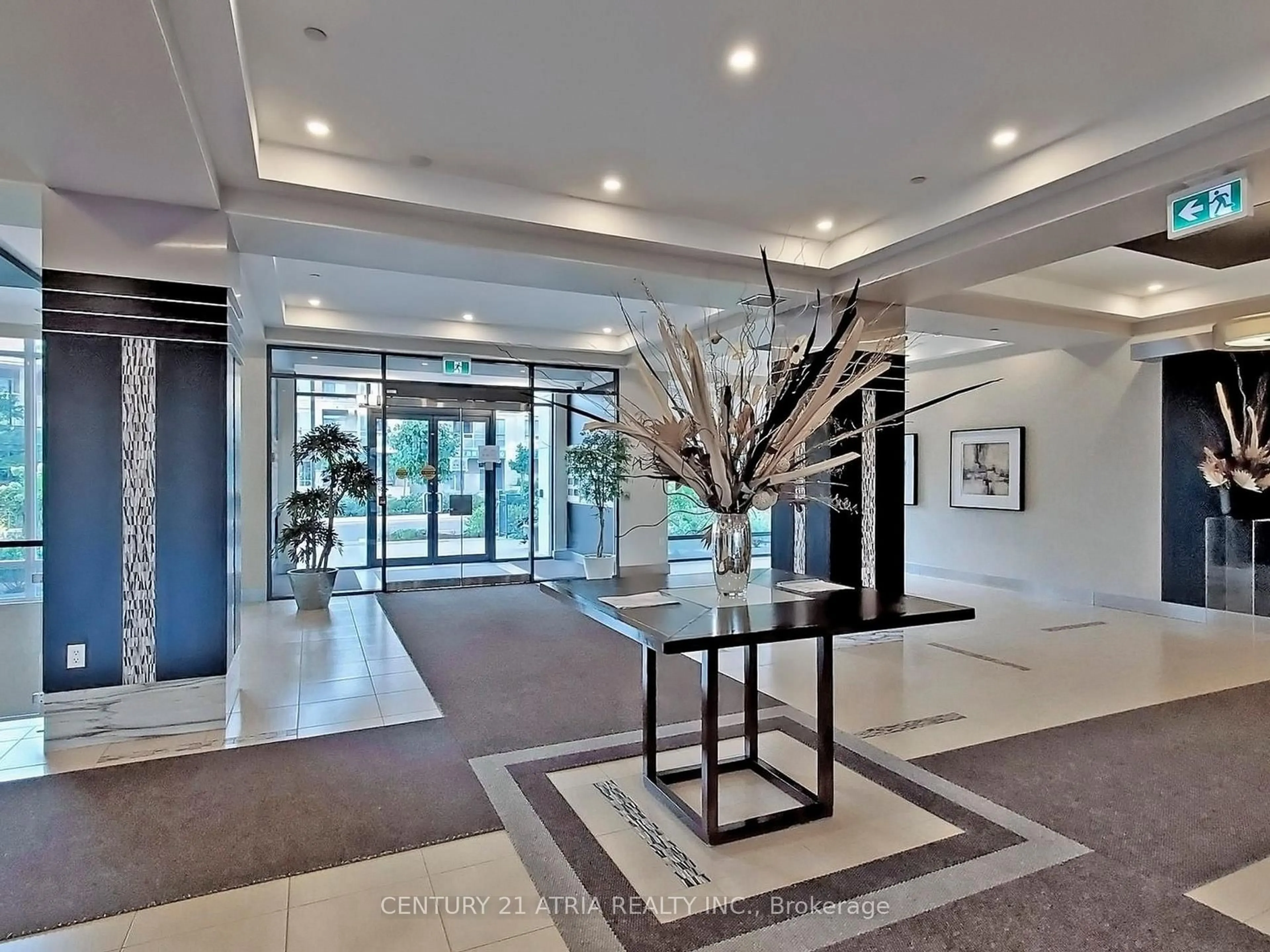 Indoor foyer for 55 South Town Centre Blvd #709, Markham Ontario L6G 0B1