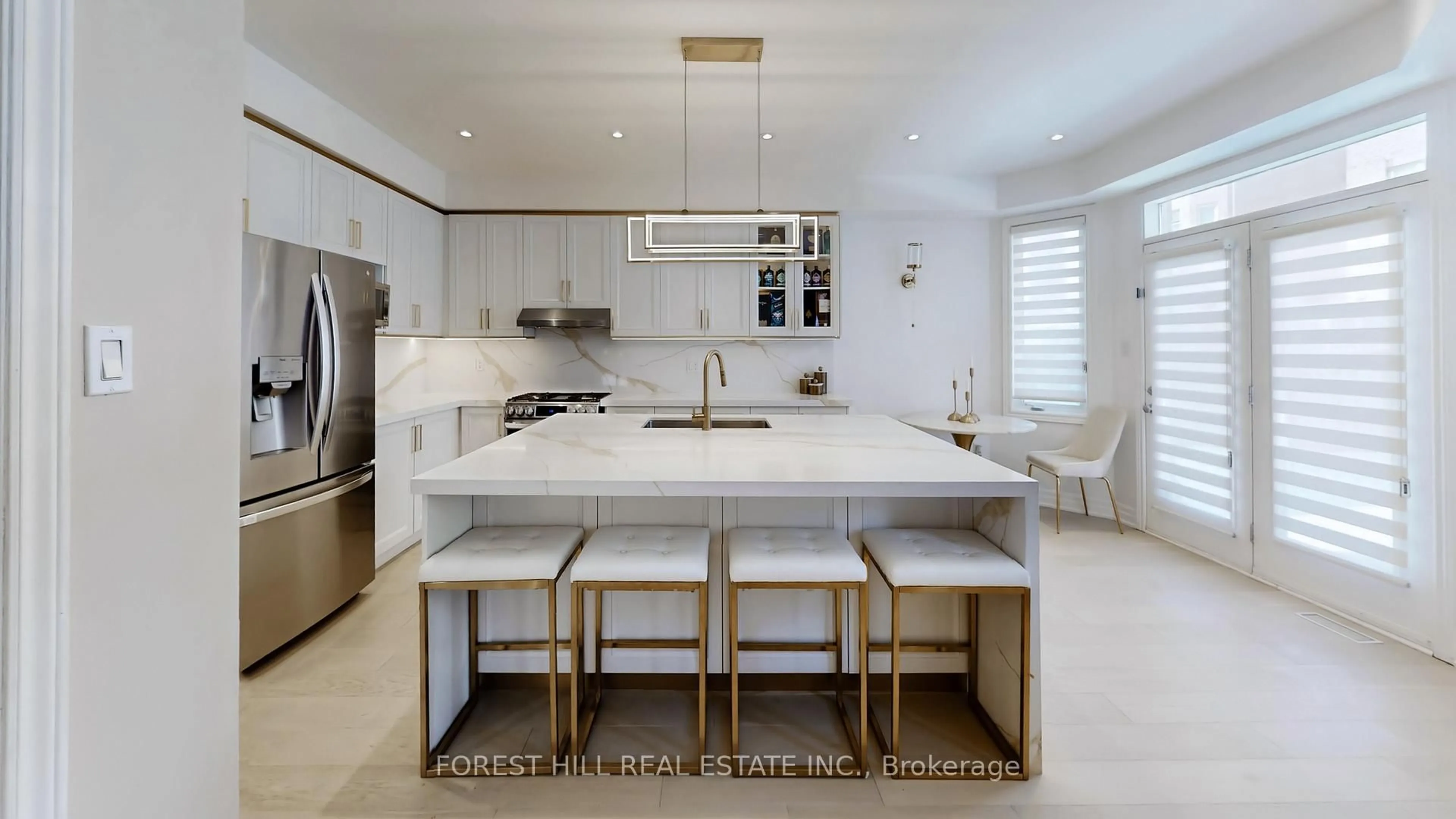 Contemporary kitchen, ceramic/tile floor for 101 Ravine Edge Dr, Richmond Hill Ontario L4E 4J6