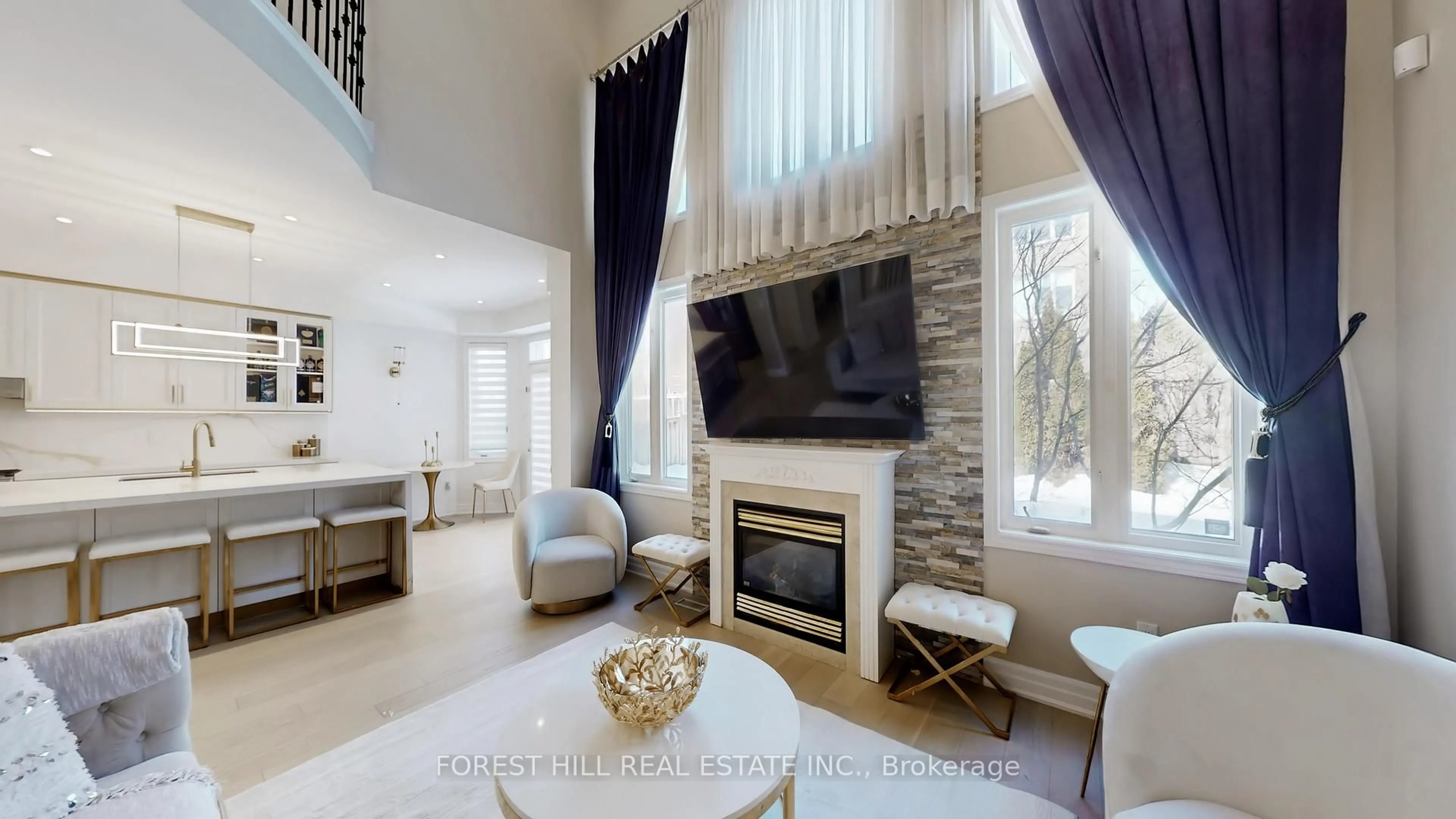 Living room with furniture, unknown for 101 Ravine Edge Dr, Richmond Hill Ontario L4E 4J6