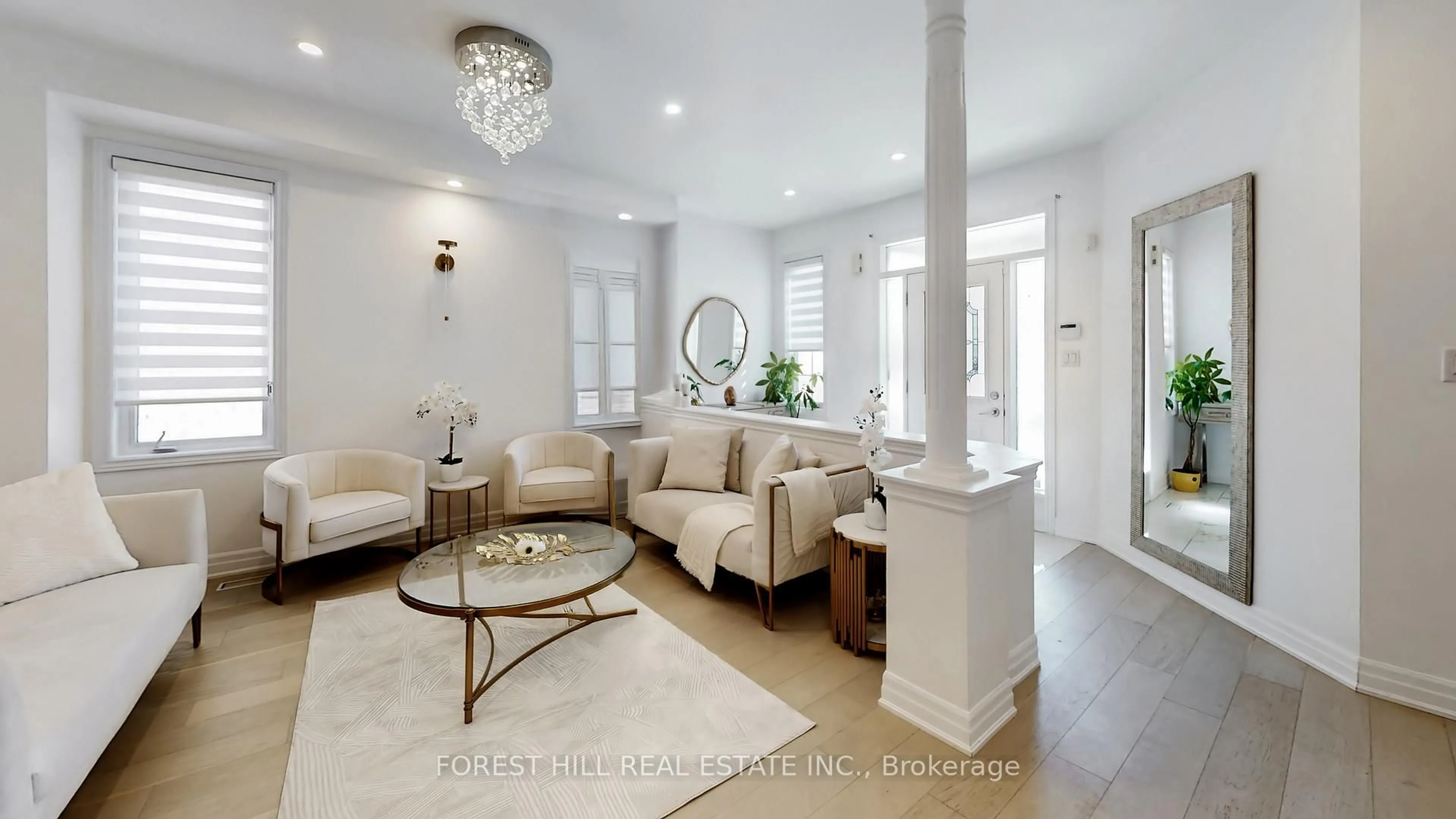 Living room with furniture, unknown for 101 Ravine Edge Dr, Richmond Hill Ontario L4E 4J6