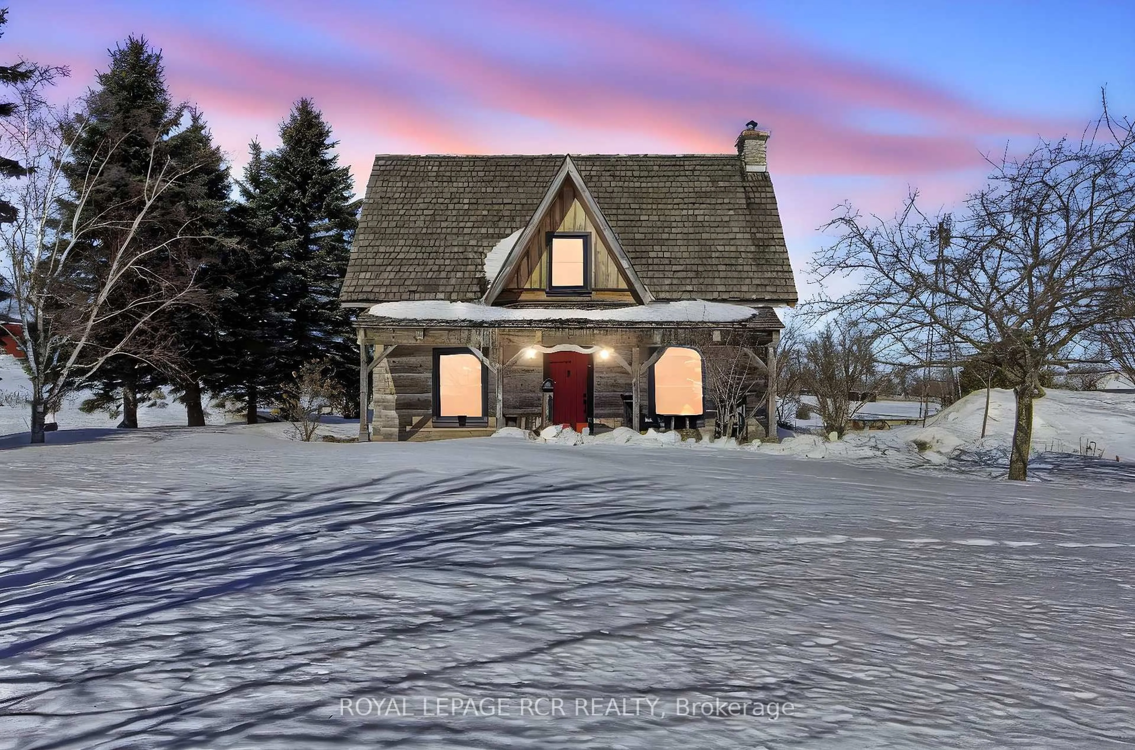 A pic from outside/outdoor area/front of a property/back of a property/a pic from drone, street for 2074 Line 13, Bradford West Gwillimbury Ontario L0L 1R0