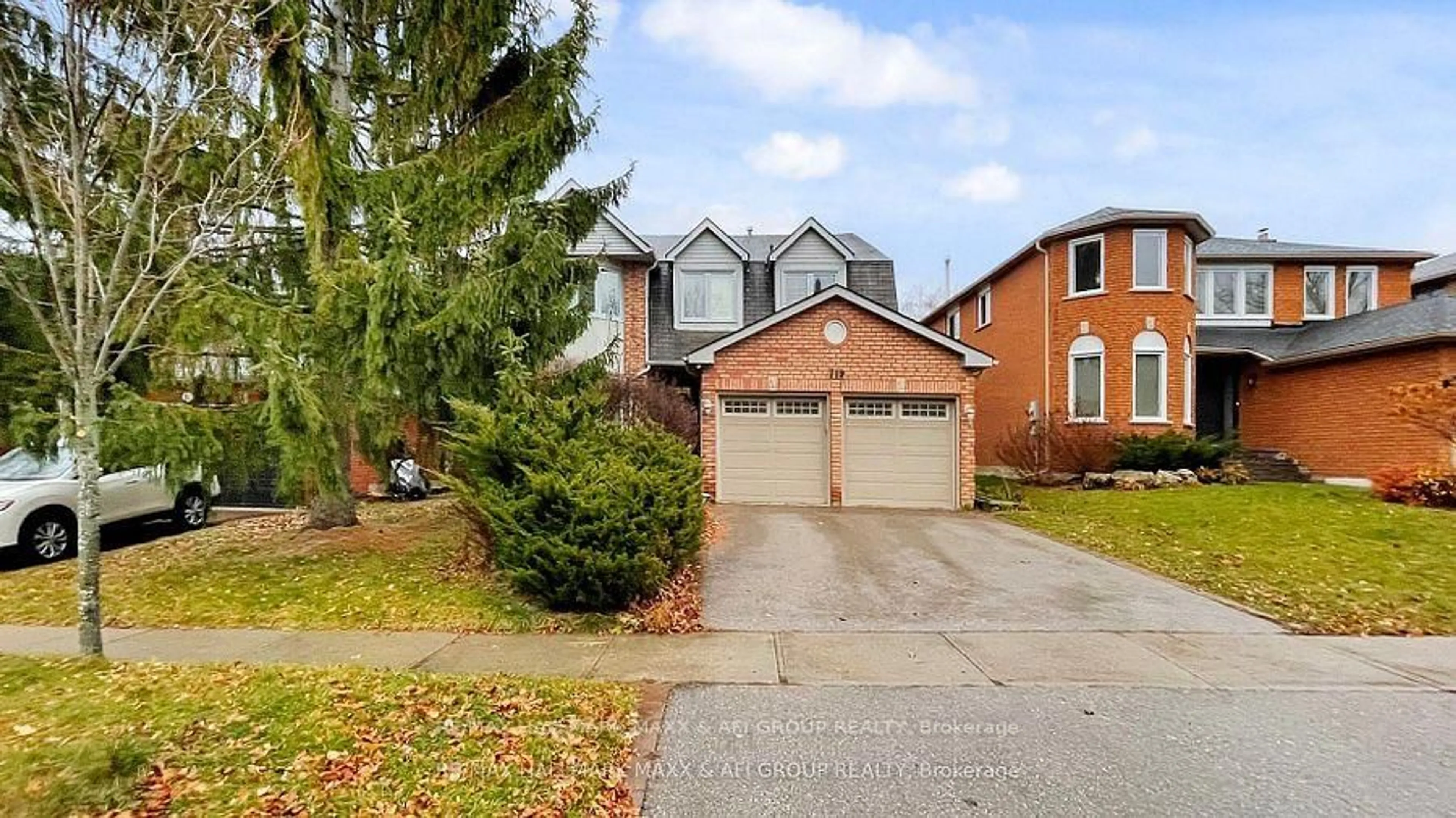 Home with brick exterior material, street for 719 Shanahan Blvd, Newmarket Ontario L3X 1P8