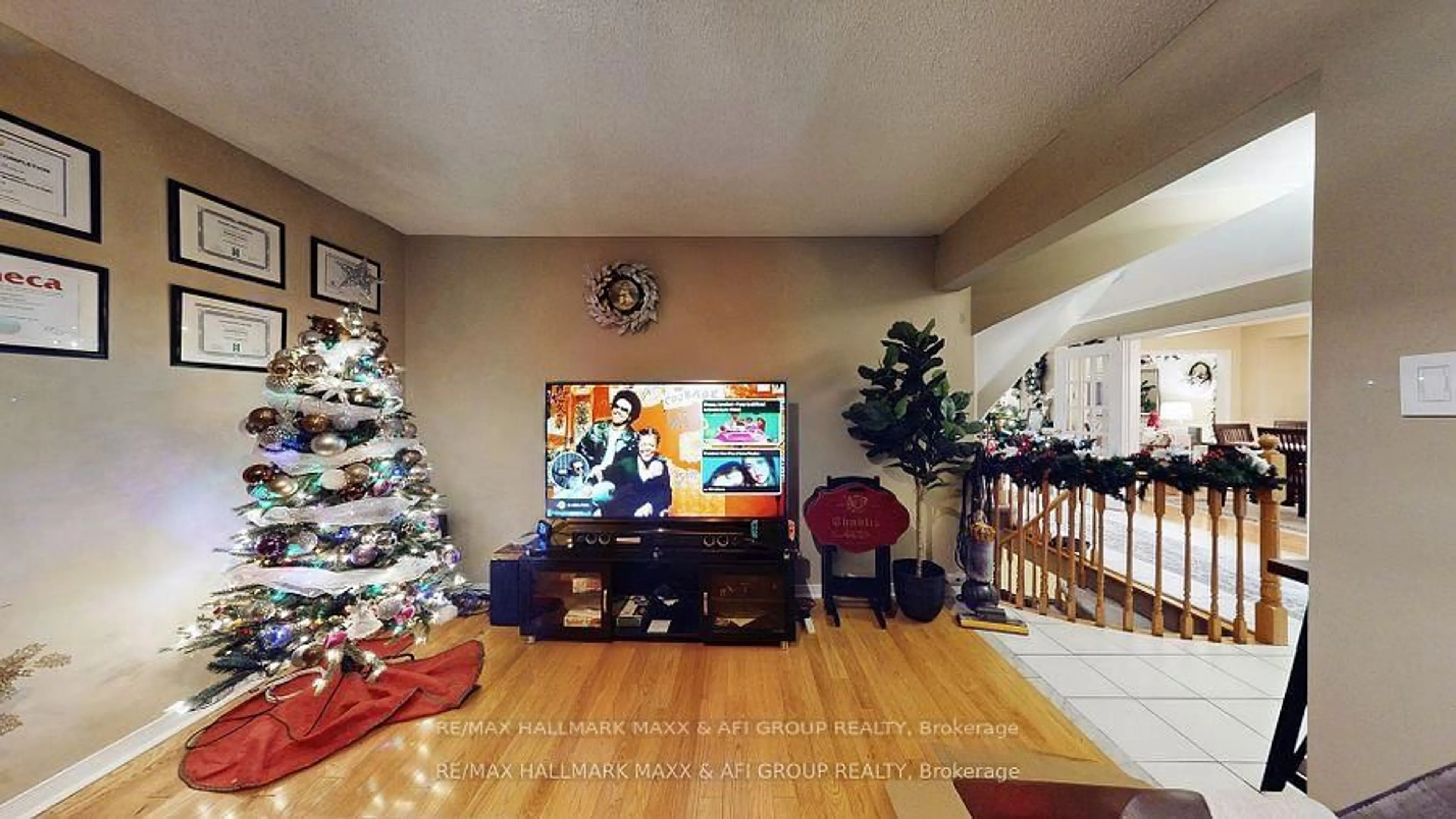 Unknown for 719 Shanahan Blvd, Newmarket Ontario L3X 1P8