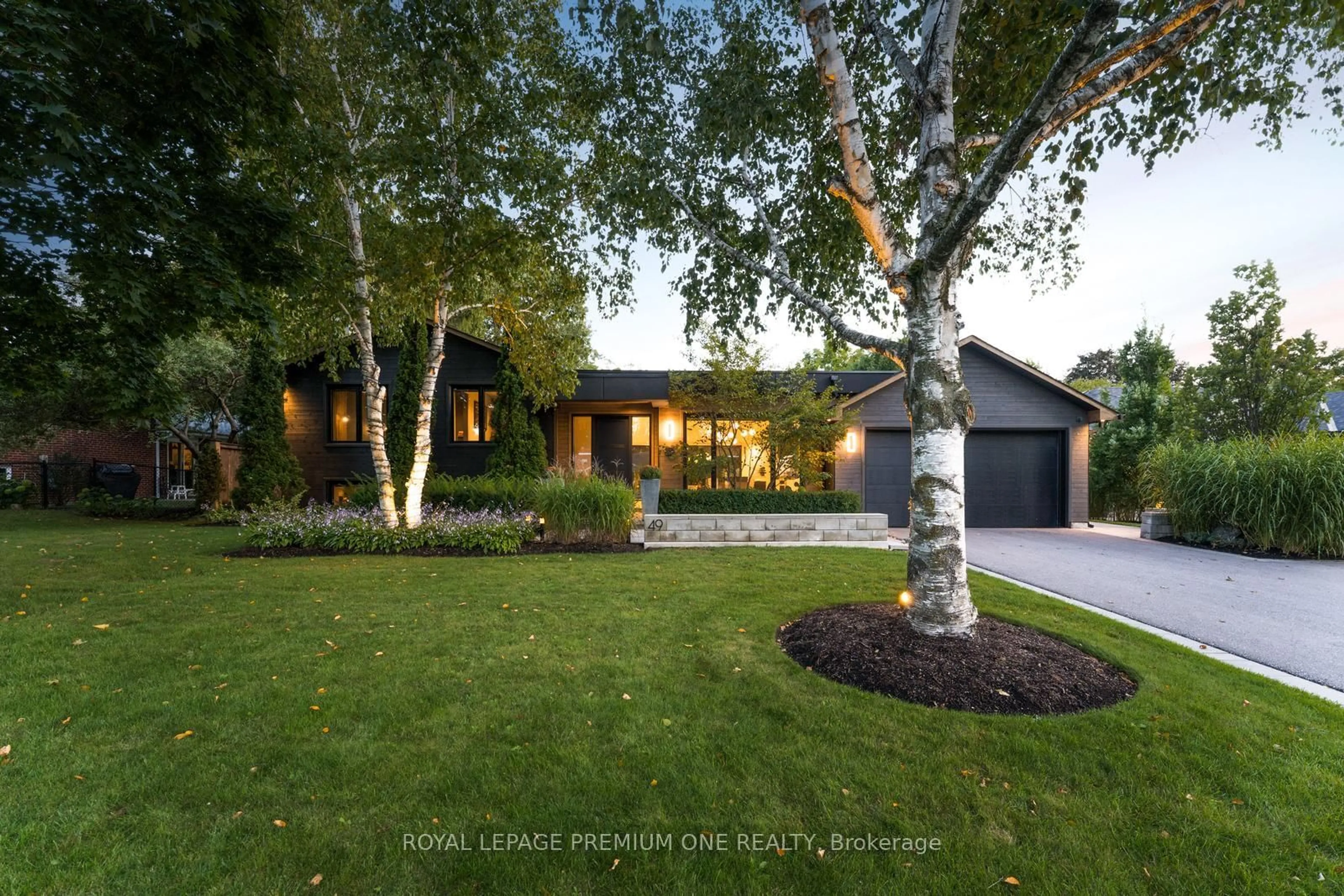 Unknown for 49 Norman Dr, King Ontario L7B 1J2