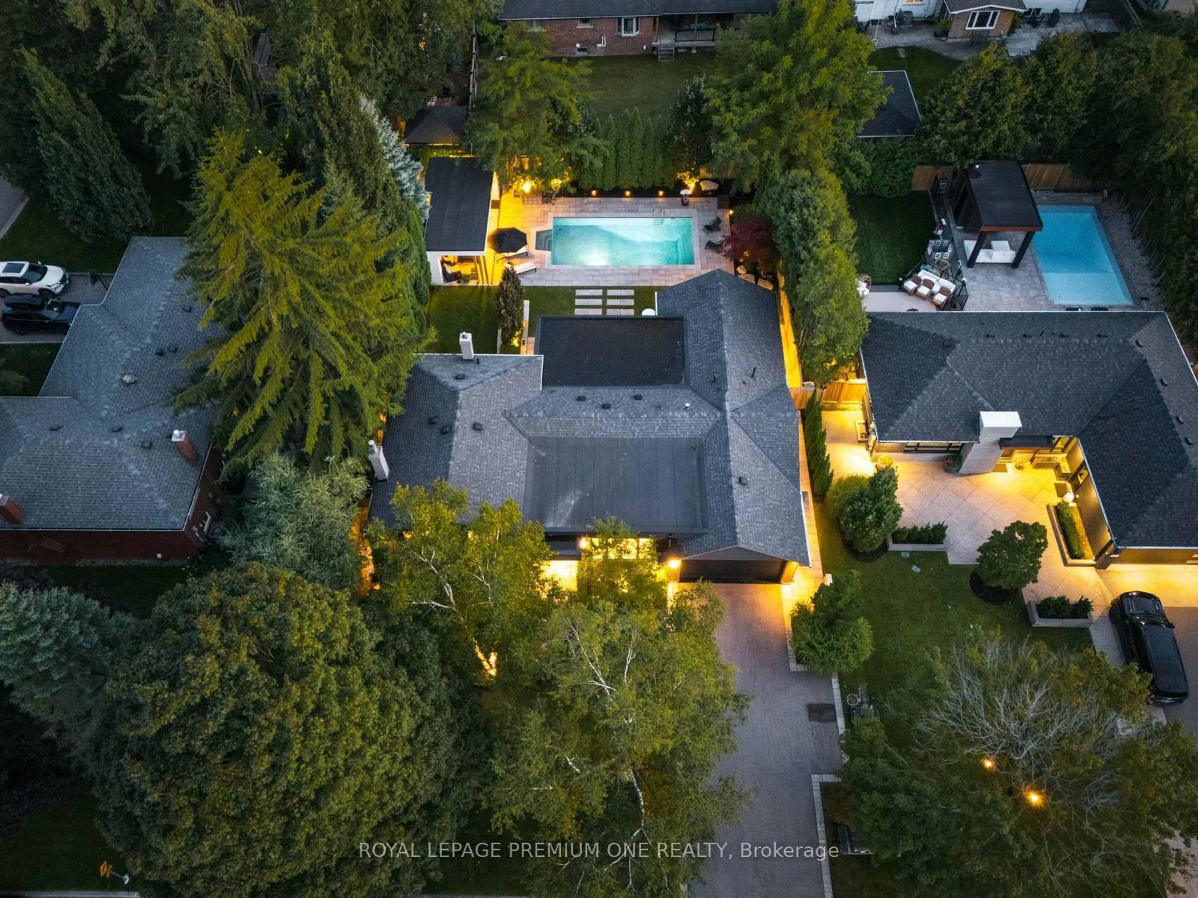 A pic from outside/outdoor area/front of a property/back of a property/a pic from drone, city buildings view from balcony for 49 Norman Dr, King Ontario L7B 1J2