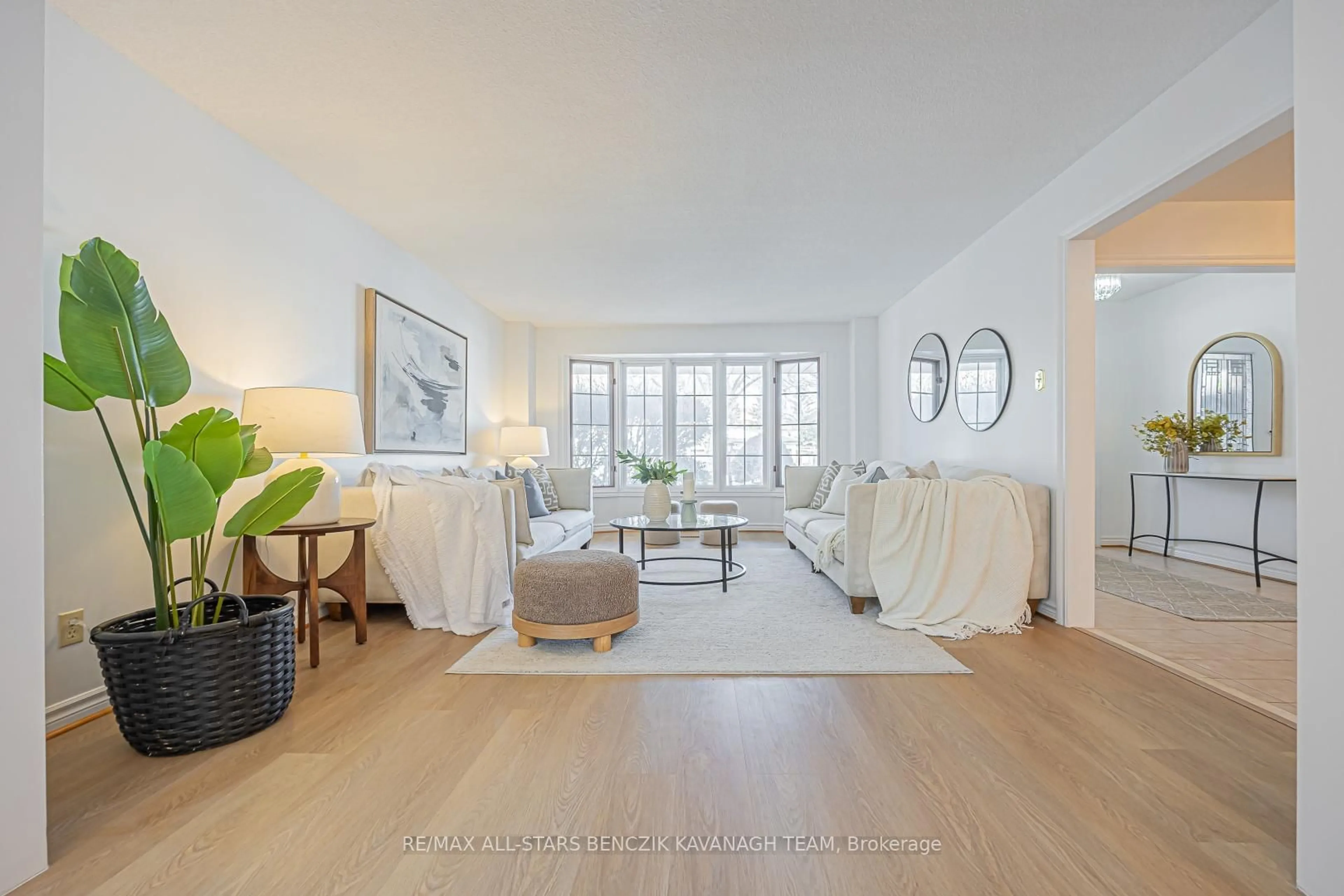 Living room with furniture, unknown for 57 Highglen Ave, Markham Ontario L3R 8R1