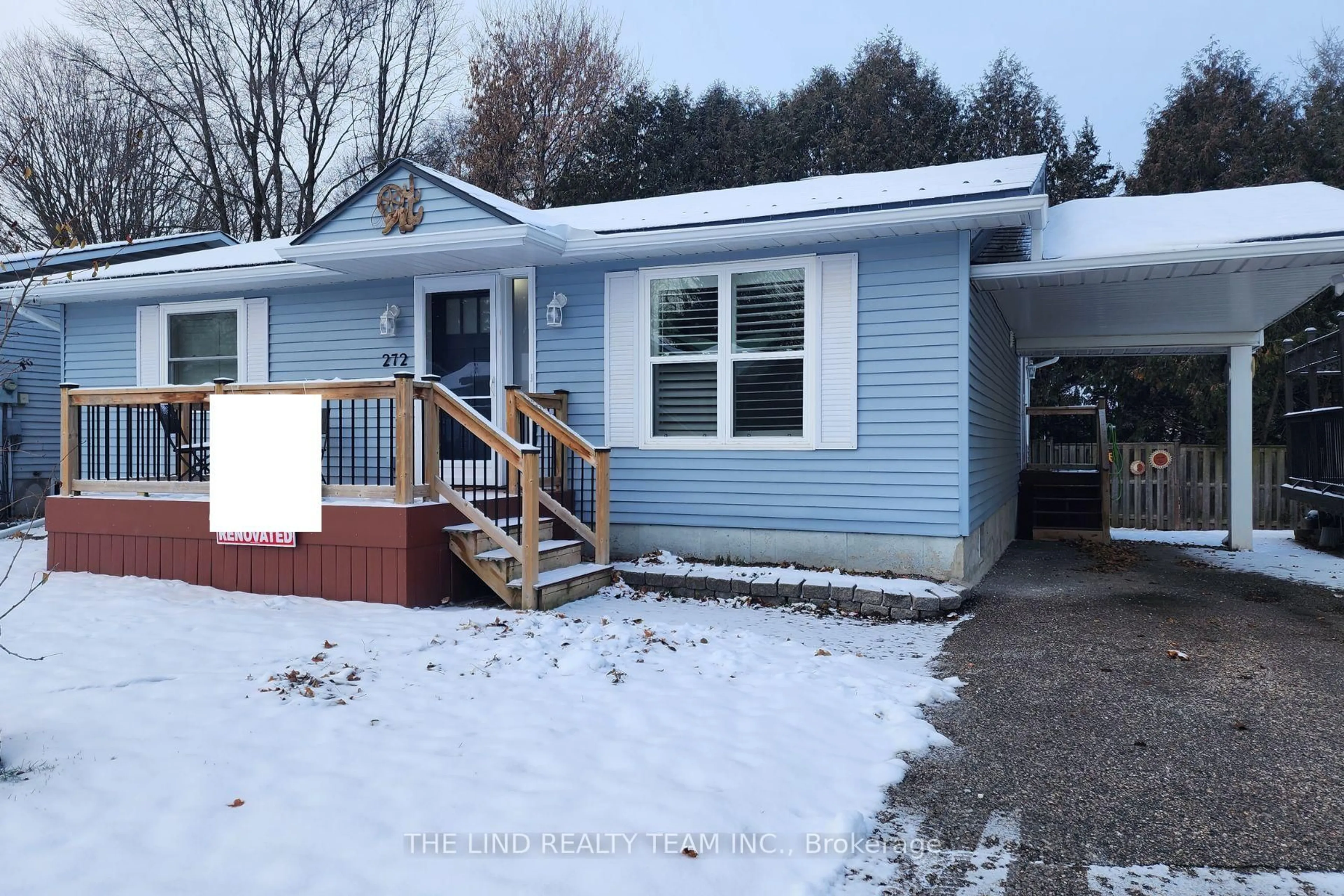 Home with vinyl exterior material, street for 272 Jeff Smith Crt, Newmarket Ontario L3Y 8C5