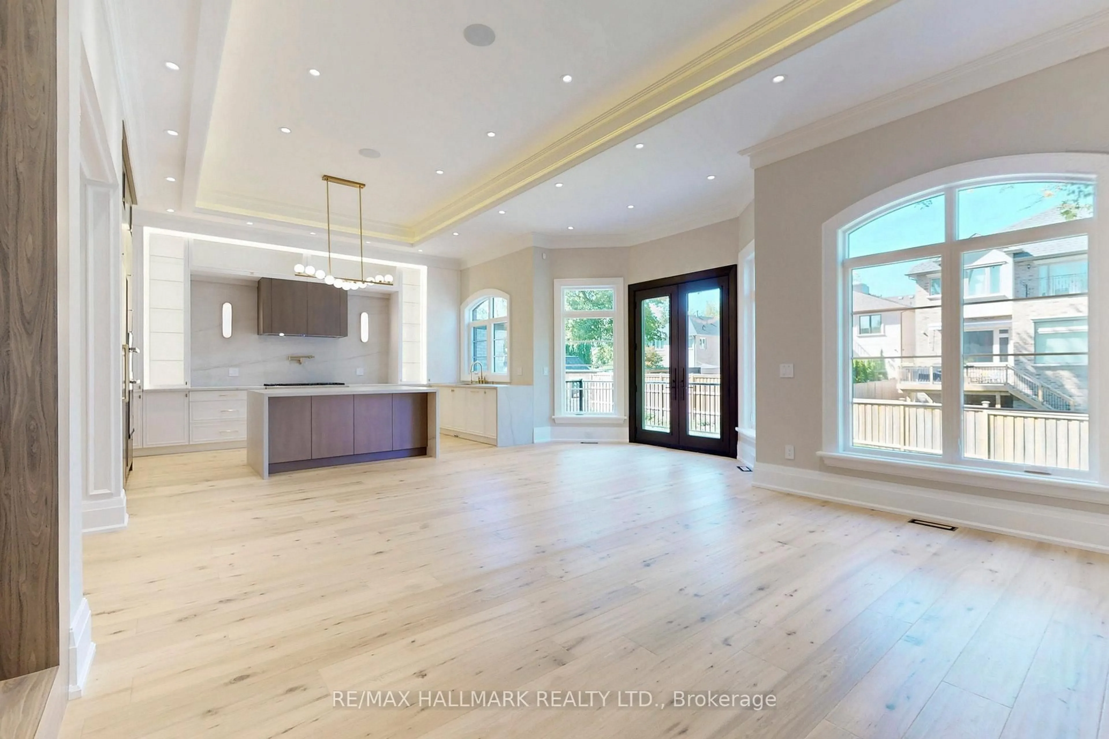 Open concept kitchen, unknown for 152 Olde Bayview Ave, Richmond Hill Ontario L4E 3C6