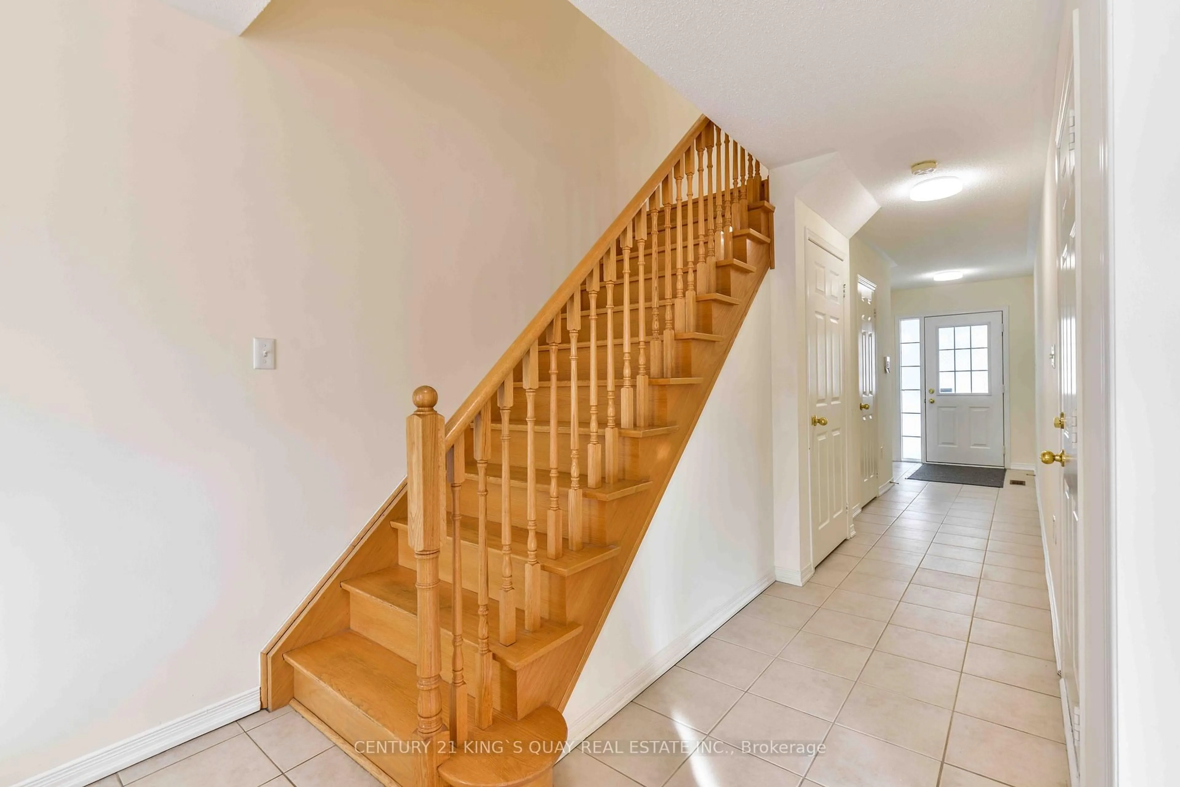 Stairs for 37 Prince Charles Way, Markham Ontario L6C 0B4