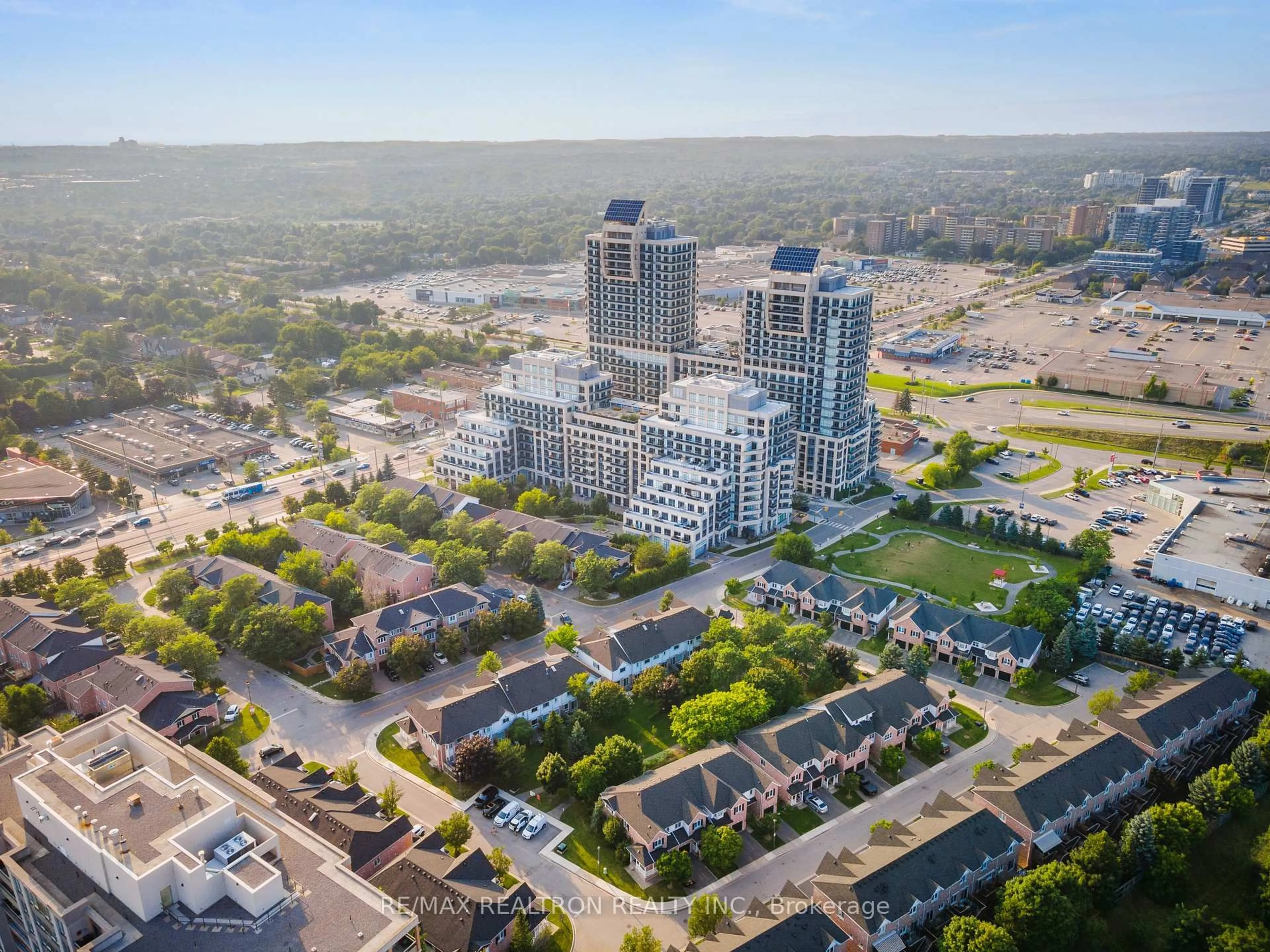 A pic from outside/outdoor area/front of a property/back of a property/a pic from drone, city buildings view from balcony for 9205 Yonge St #501, Richmond Hill Ontario L4C 6Z2