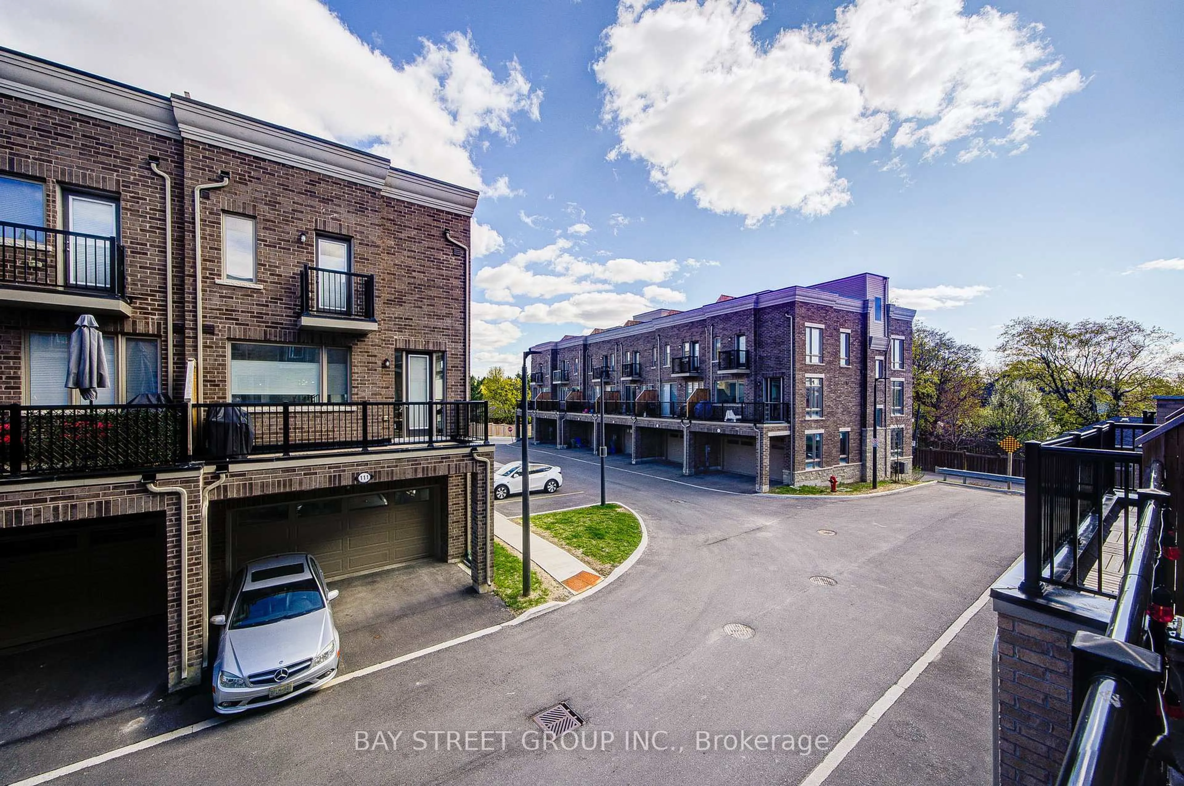 A pic from outside/outdoor area/front of a property/back of a property/a pic from drone, street for 6859 Main St, Whitchurch-Stouffville Ontario L4A 4X2