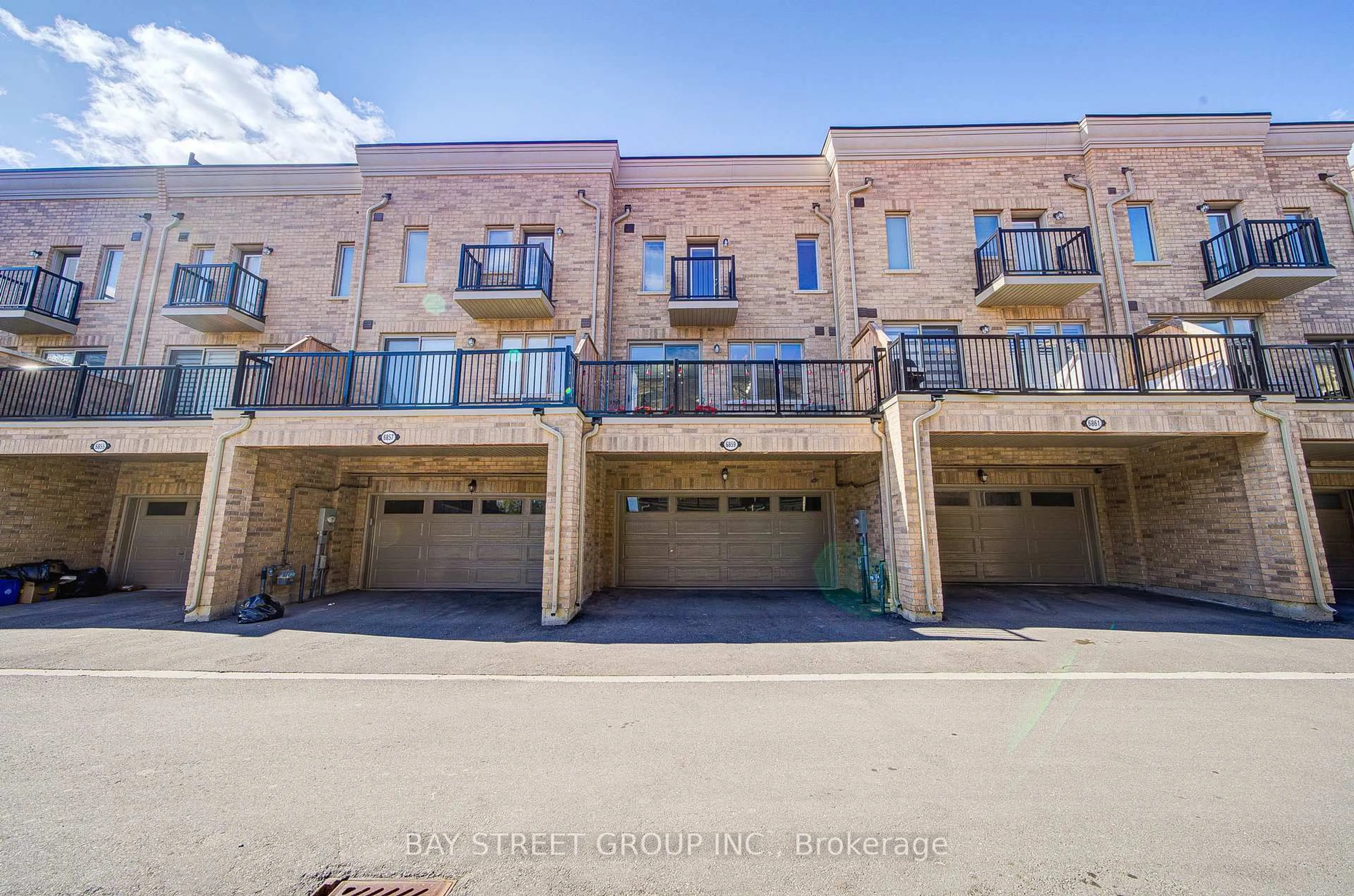 Unknown for 6859 Main St, Whitchurch-Stouffville Ontario L4A 4X2