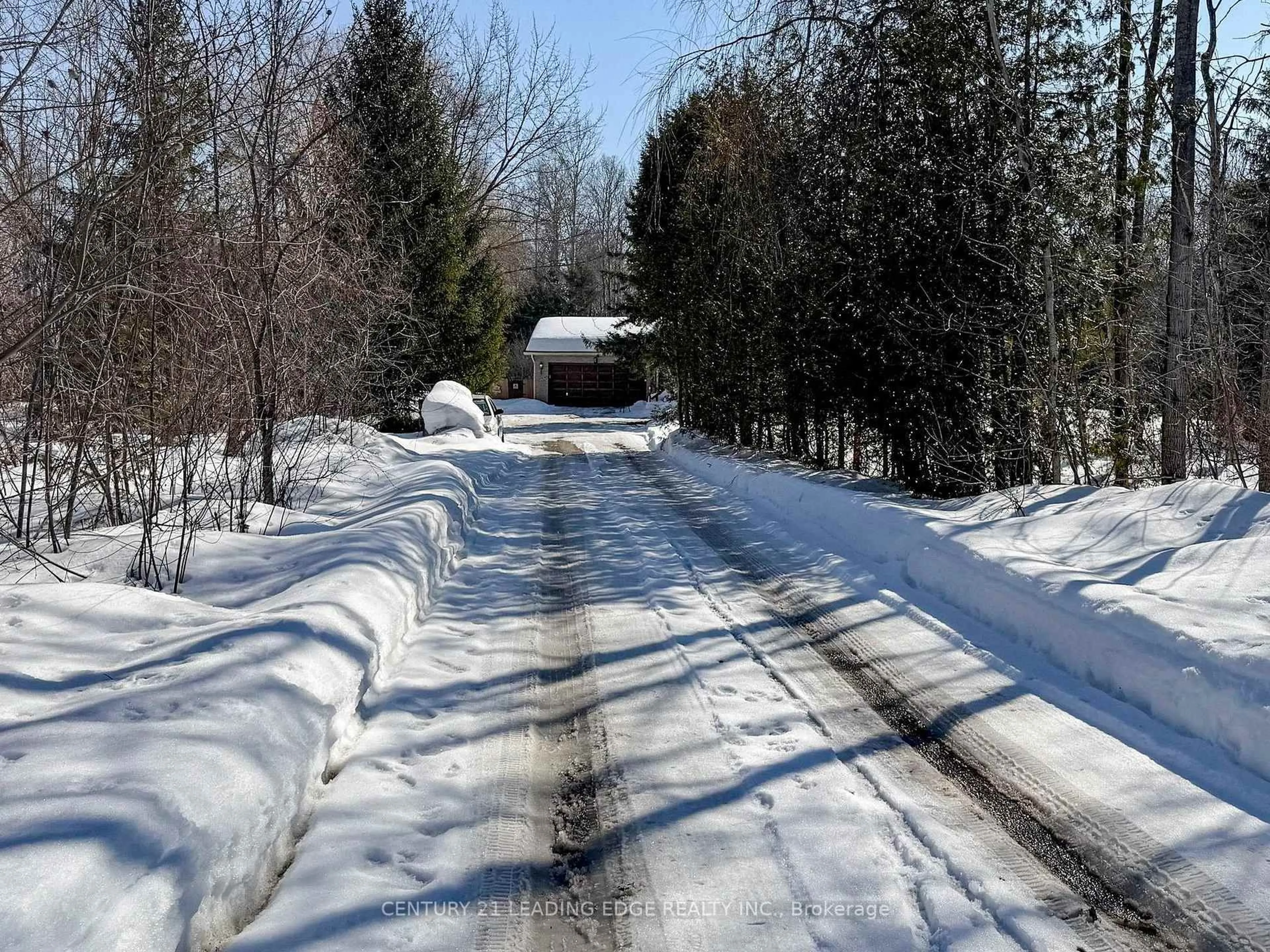 Blurry image for 3525 Pollock Rd, Georgina Ontario L4P 0P6