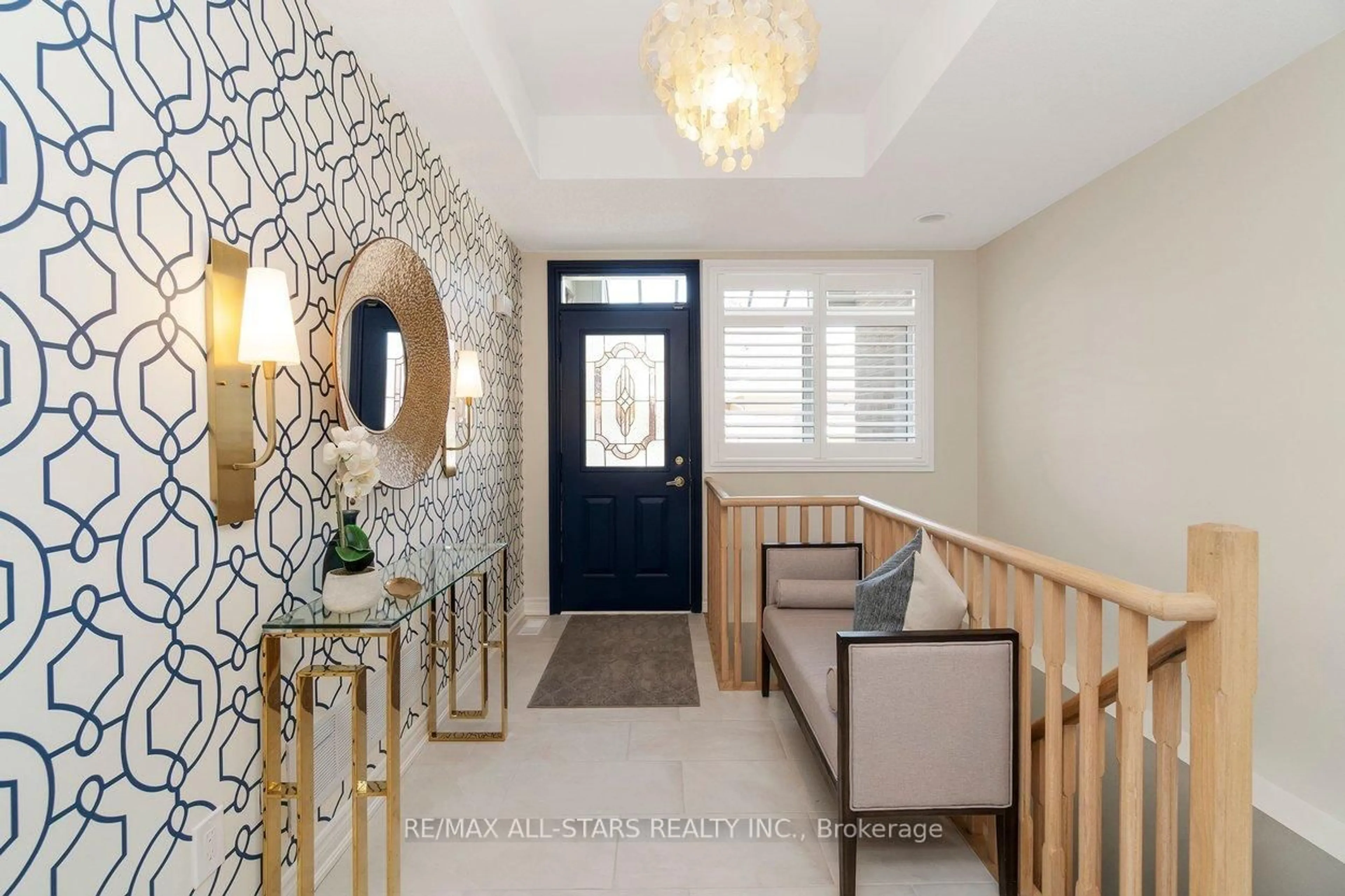 Indoor entryway for 1 Christina Falls Way, Markham Ontario L6E 1B4