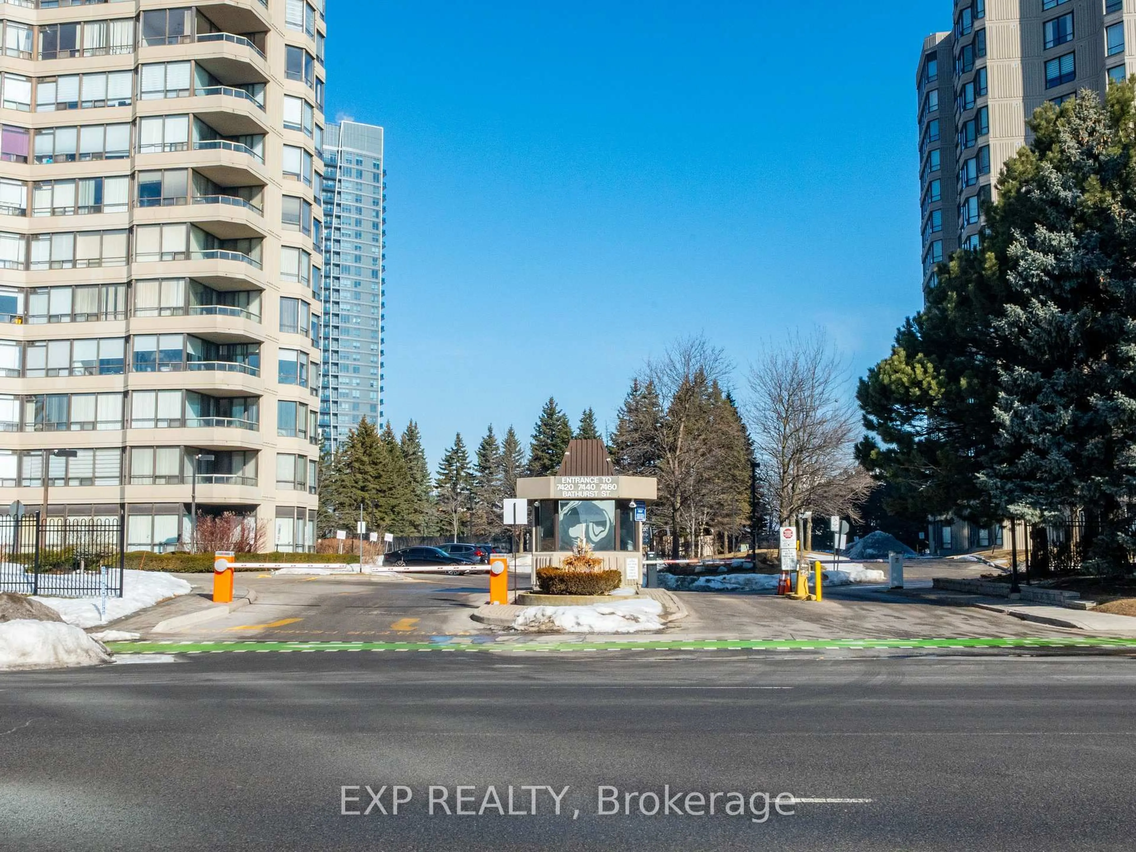 A pic from outside/outdoor area/front of a property/back of a property/a pic from drone, unknown for 7420 Bathurst St #1602, Vaughan Ontario L4J 6X4