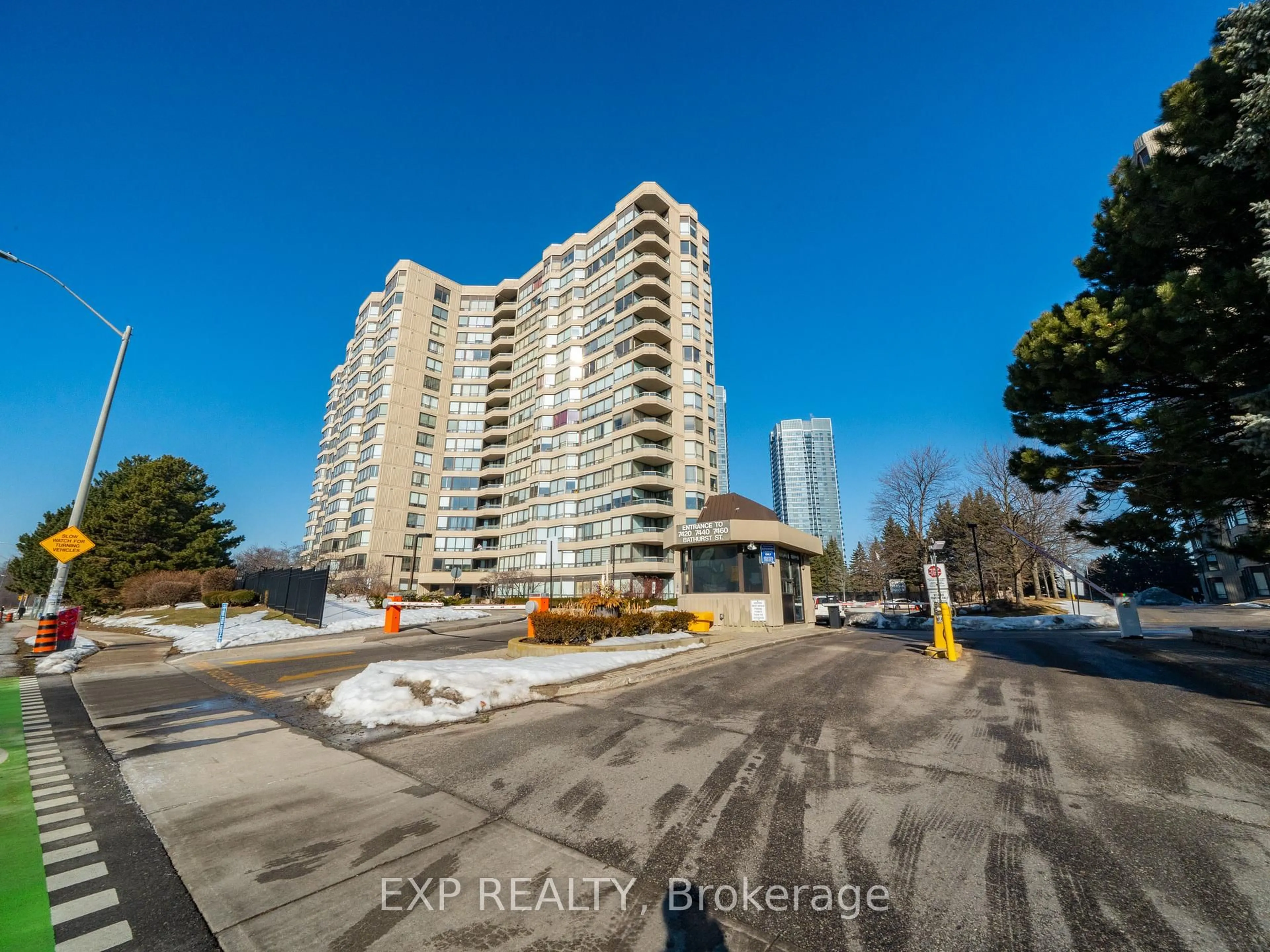 A pic from outside/outdoor area/front of a property/back of a property/a pic from drone, unknown for 7420 Bathurst St #1602, Vaughan Ontario L4J 6X4