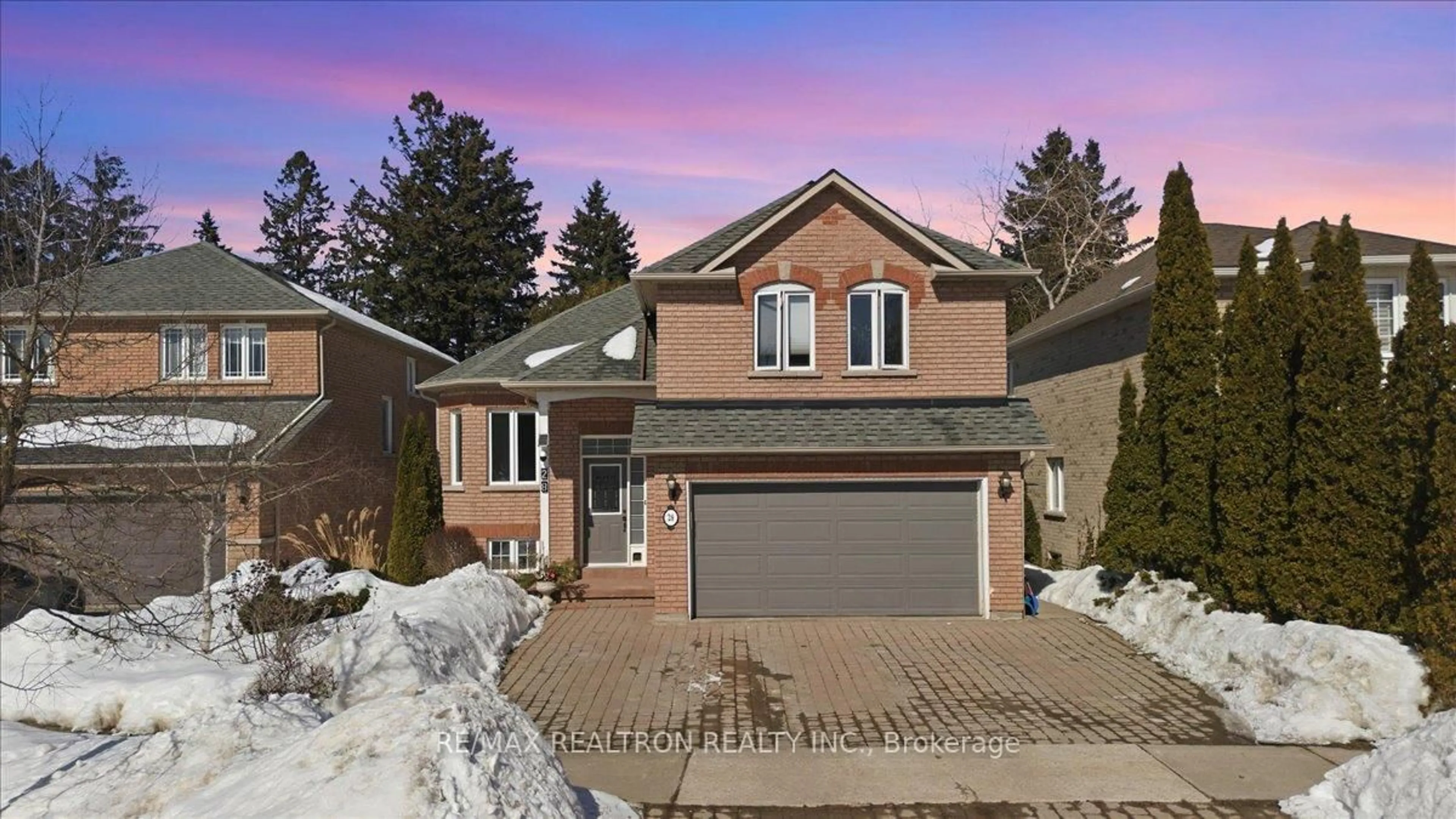 Home with brick exterior material, street for 28 Headwater Cres, Richmond Hill Ontario L4E 4G1