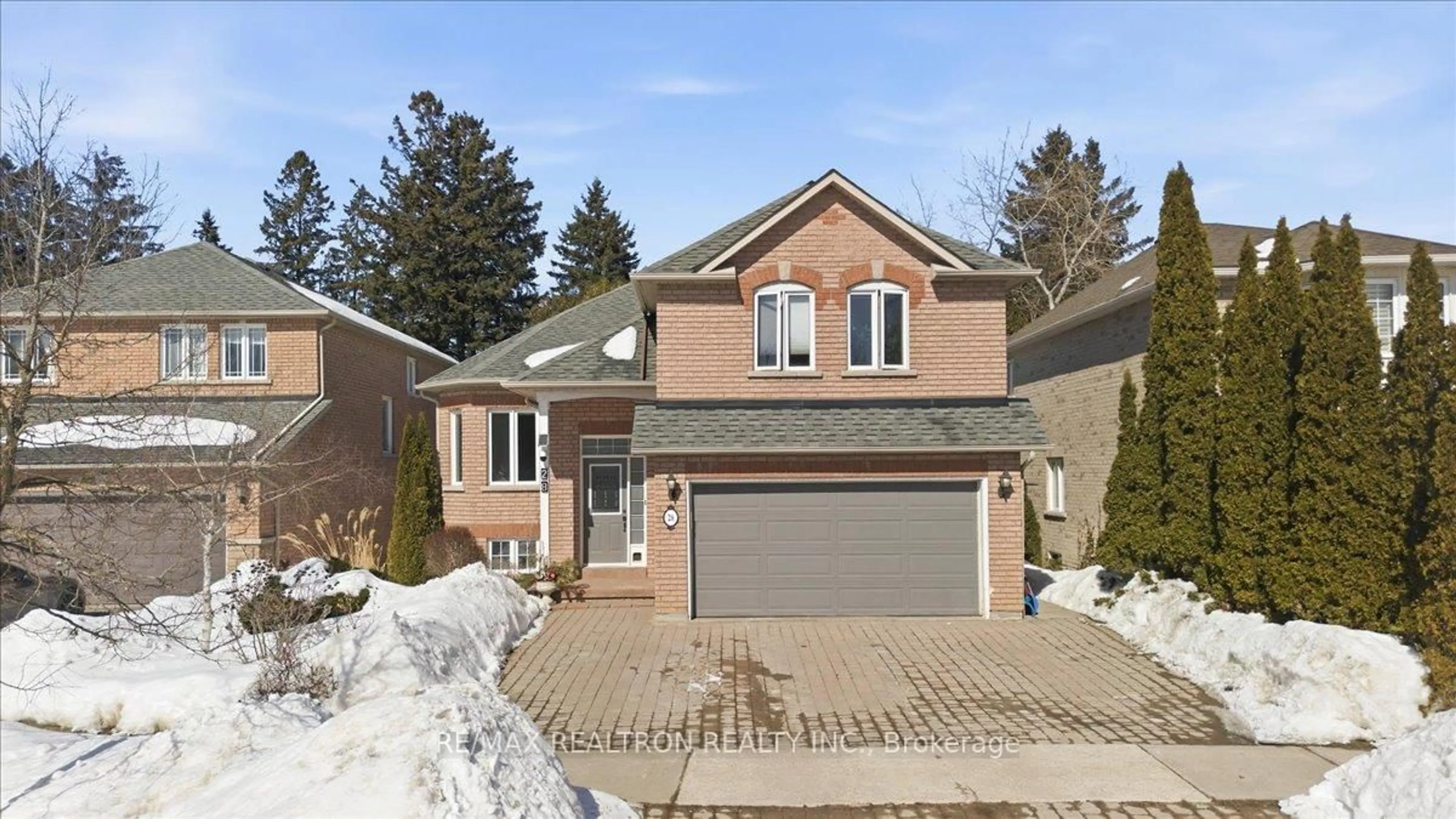 Home with brick exterior material, street for 28 Headwater Cres, Richmond Hill Ontario L4E 4G1