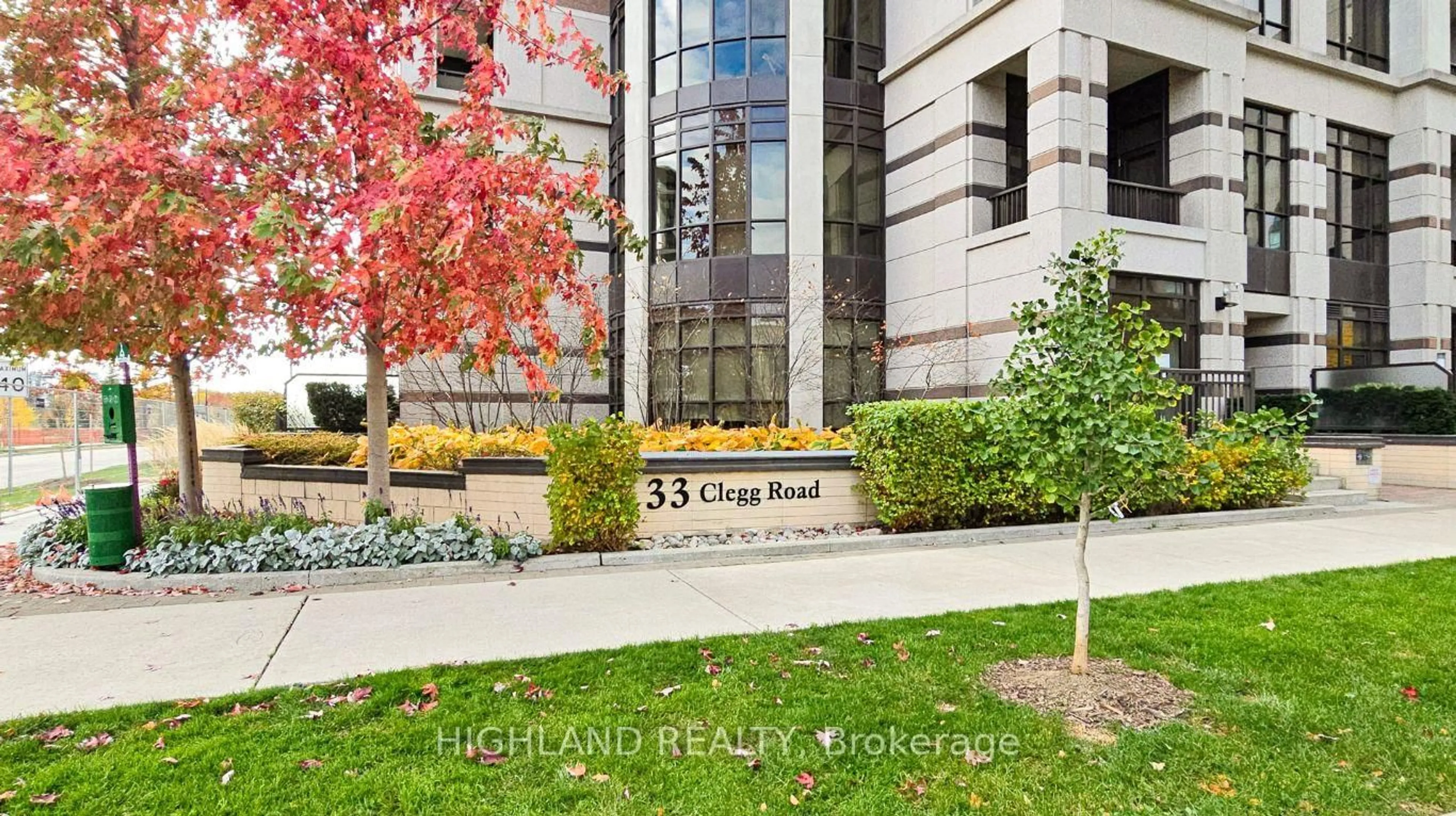 Indoor foyer for 33 Clegg Rd #D808, Markham Ontario L6G 0G6