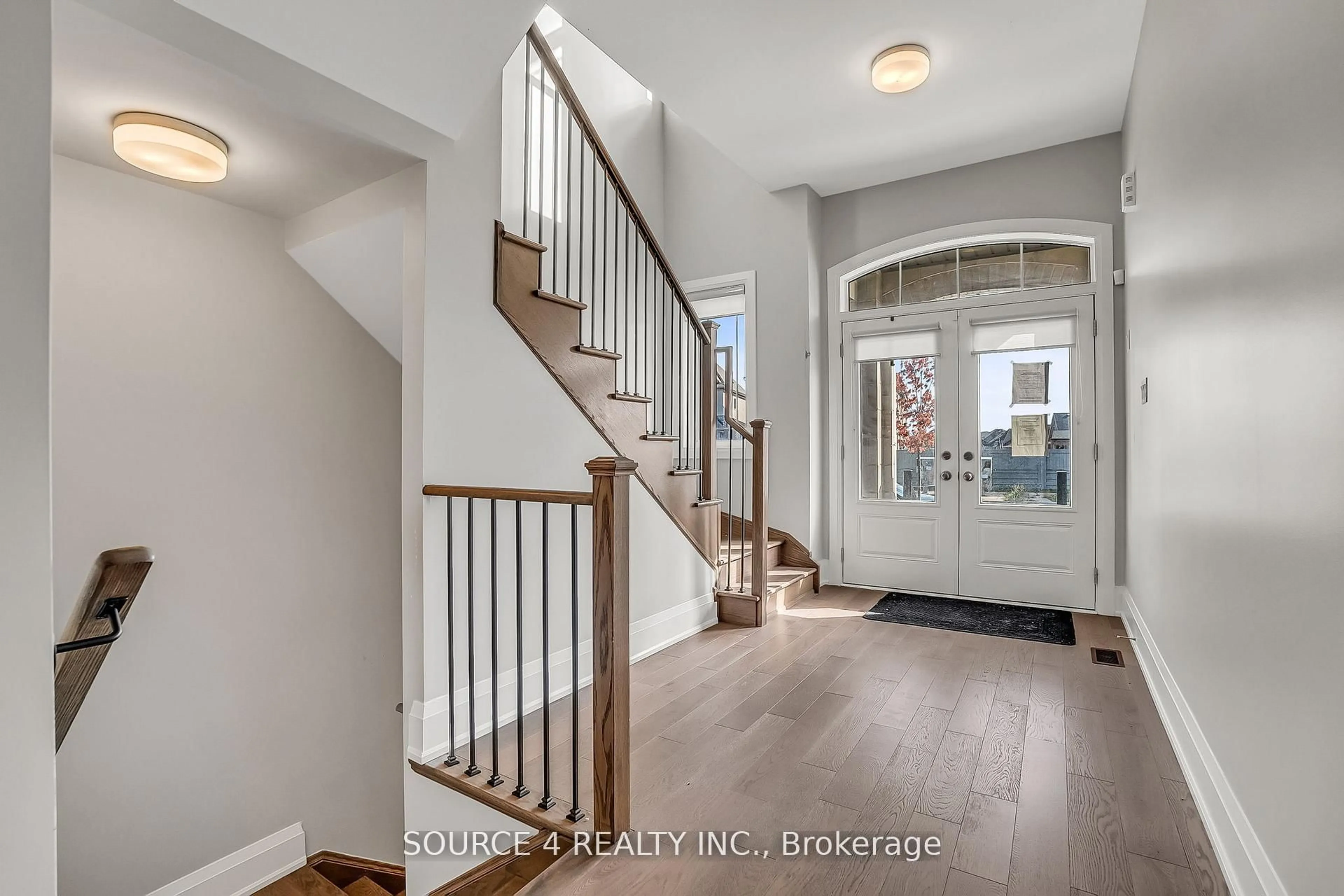 Indoor entryway for 522 Kleinburg Summit Way, Vaughan Ontario L4H 4T5