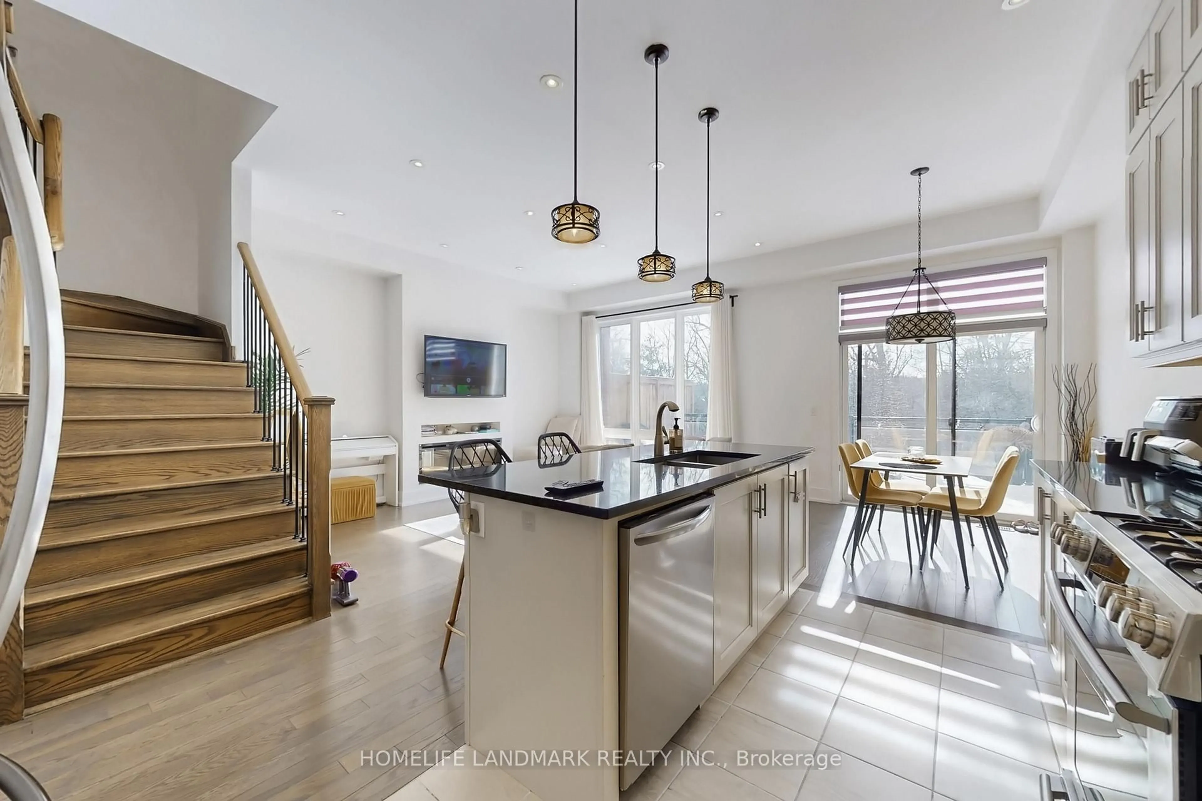 Open concept kitchen, unknown for 22 Crestridge Dr, Vaughan Ontario L4J 0K1