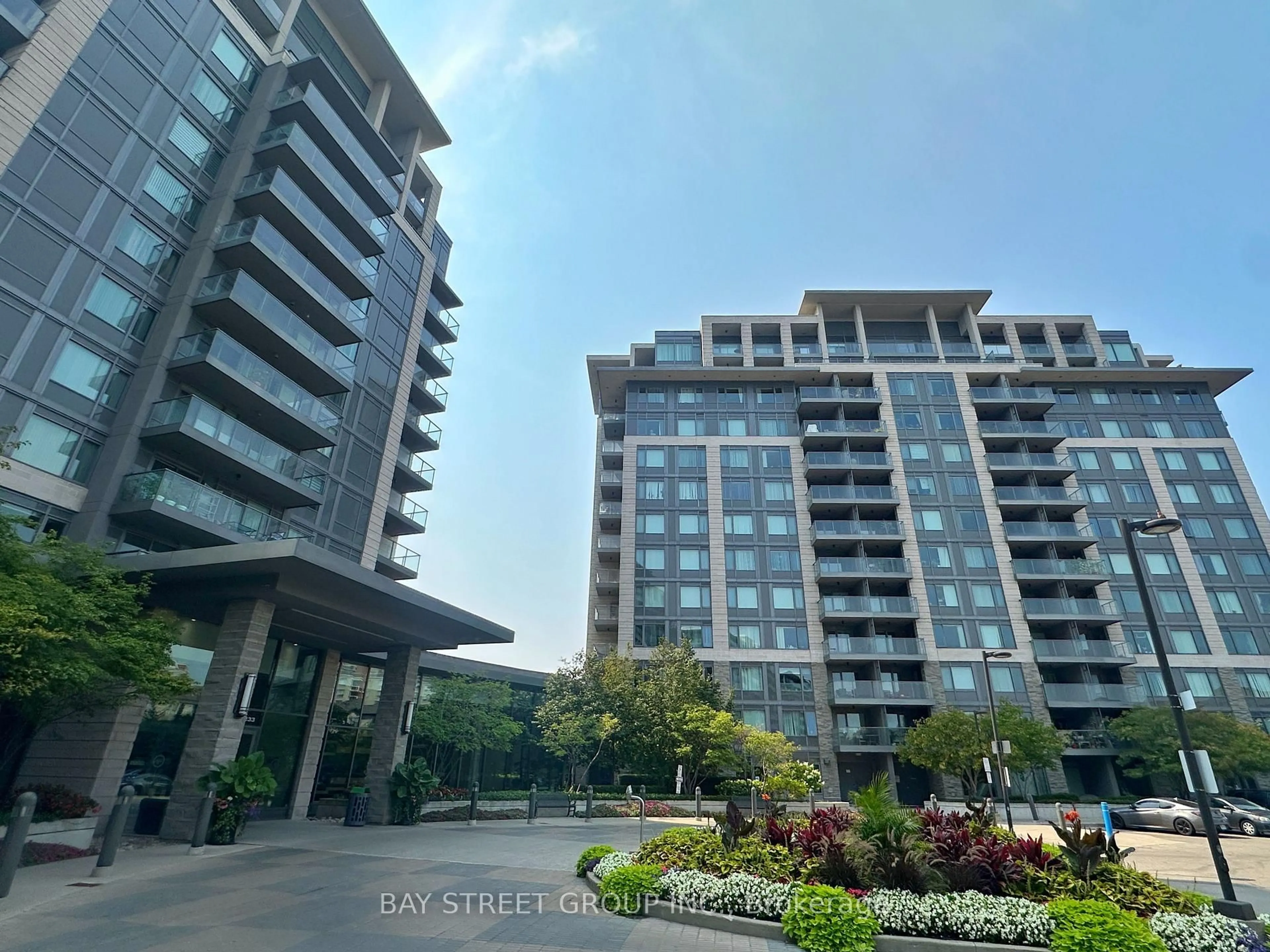Indoor foyer for 233 South Park Rd #207, Markham Ontario L3T 0B4
