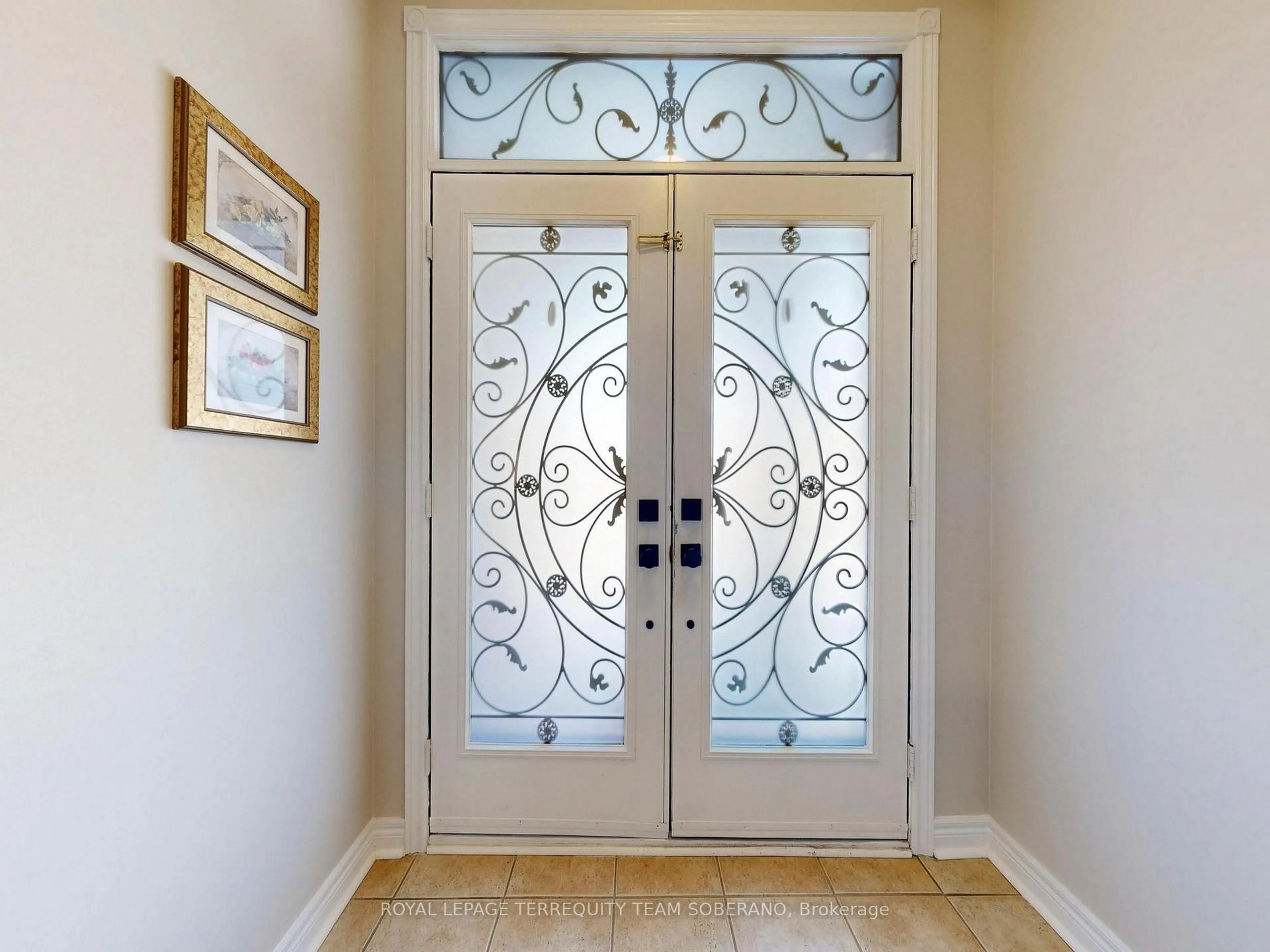 Indoor entryway for 29 Monterey Rd, Vaughan Ontario L4H 1W3