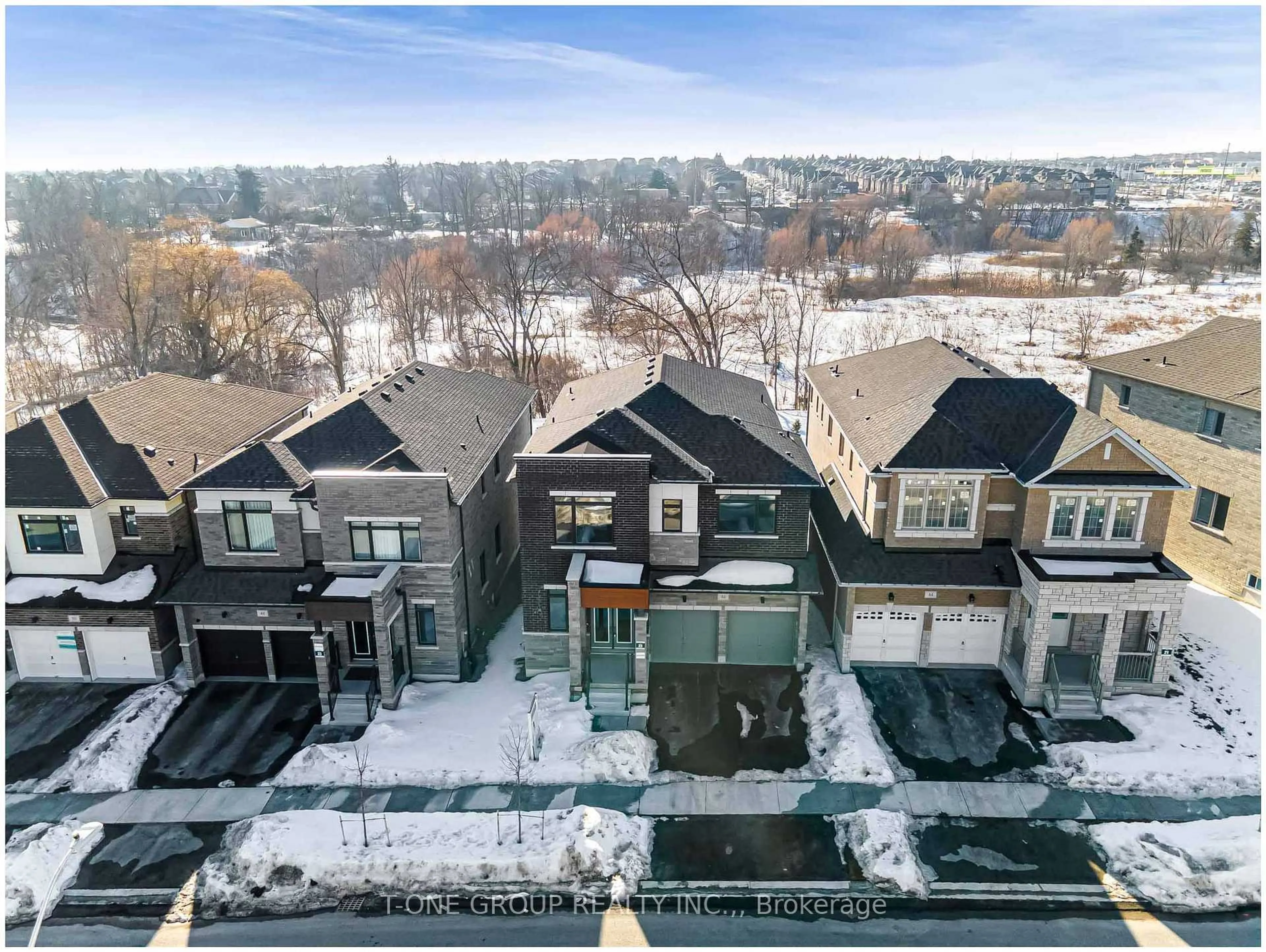 A pic from outside/outdoor area/front of a property/back of a property/a pic from drone, unknown for 46 Boccella Cres, Richmond Hill Ontario L4B 0J1