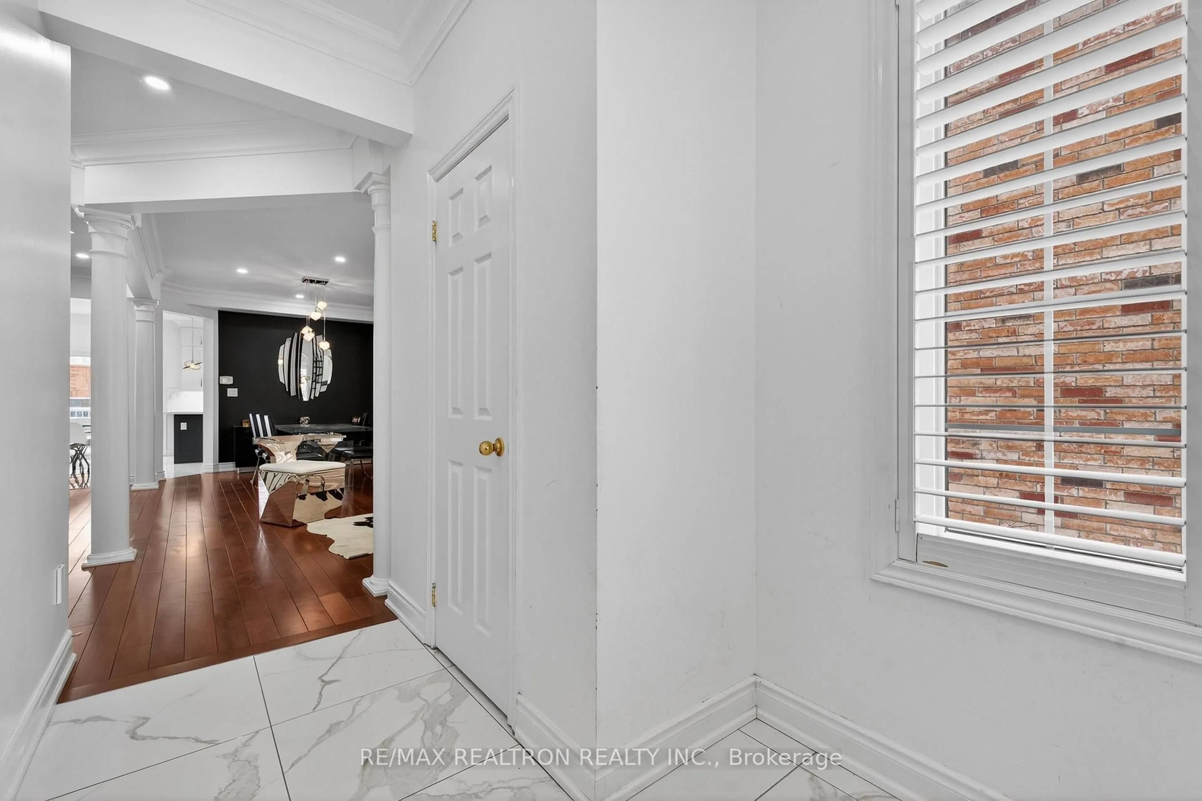 Indoor entryway for 11 Froud Dr, Richmond Hill Ontario L4S 0C5