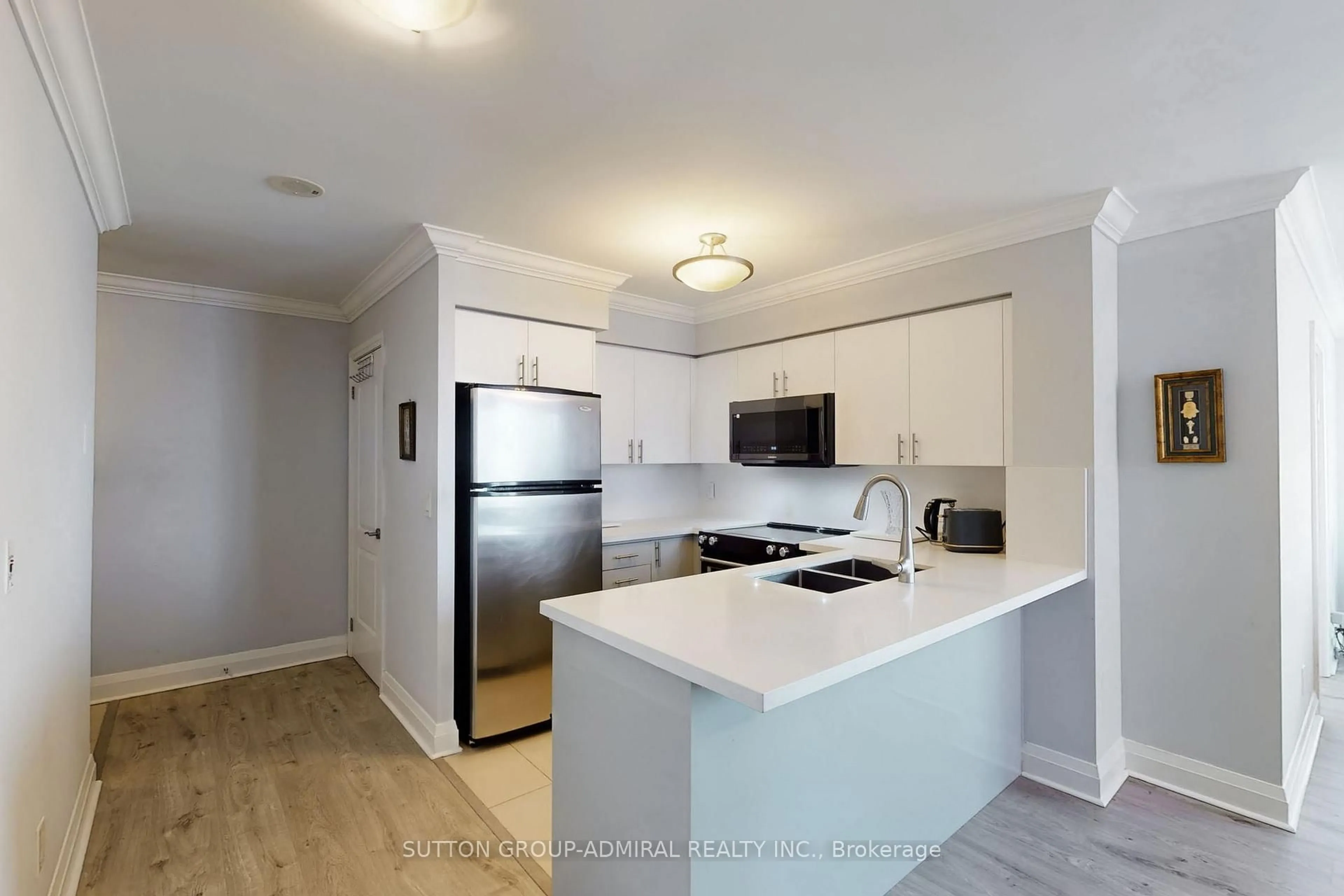 Standard kitchen, unknown for 20 North Park Rd #811, Vaughan Ontario L4J 0G7